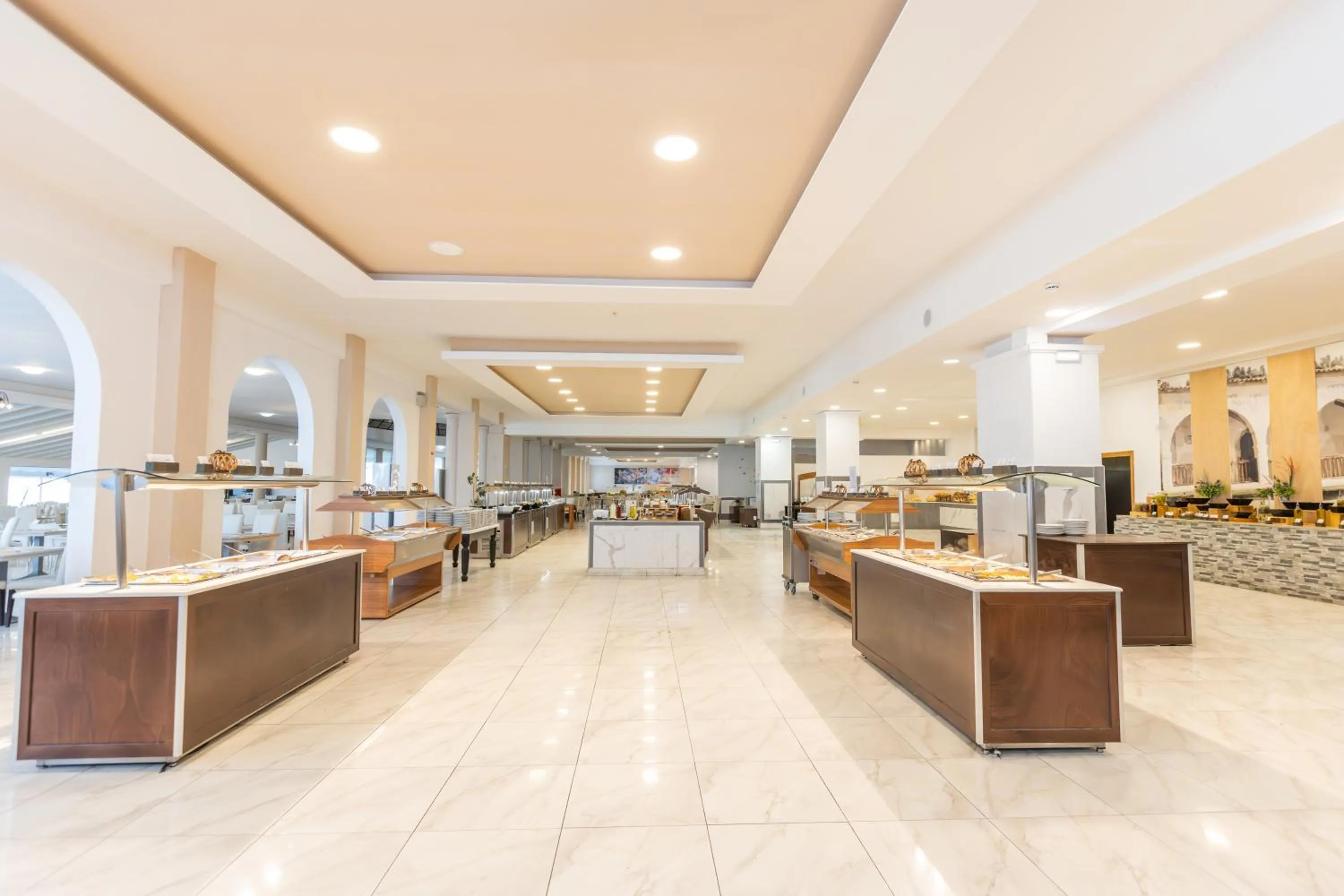 Restaurant/places to eat in Sandy Beach Resort - Rizos Resort