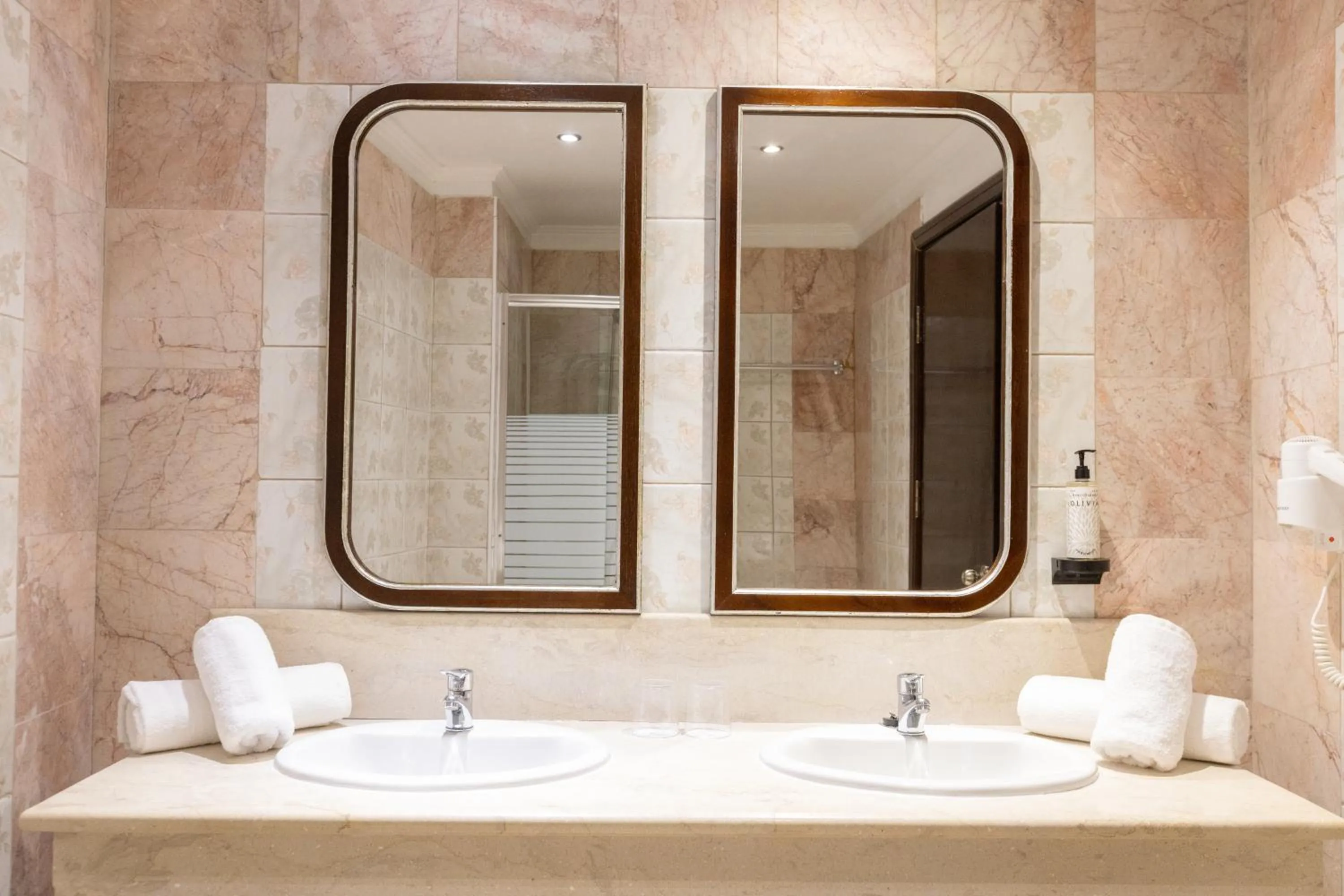 Sandy Beach Resort - Rizos Resort