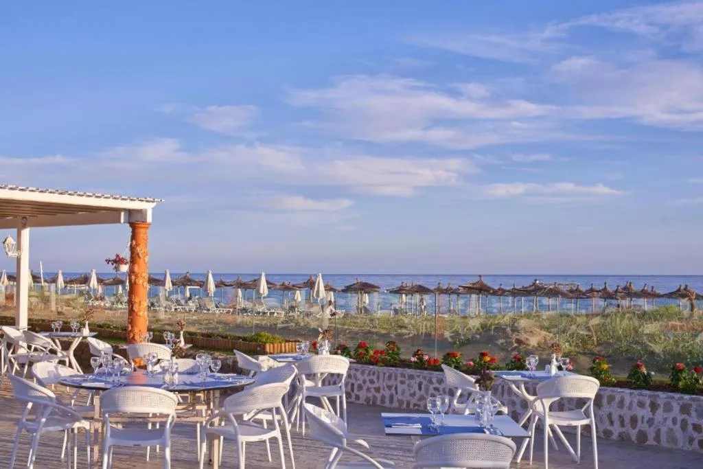 Restaurant/places to eat in Sandy Beach Resort - Rizos Resort