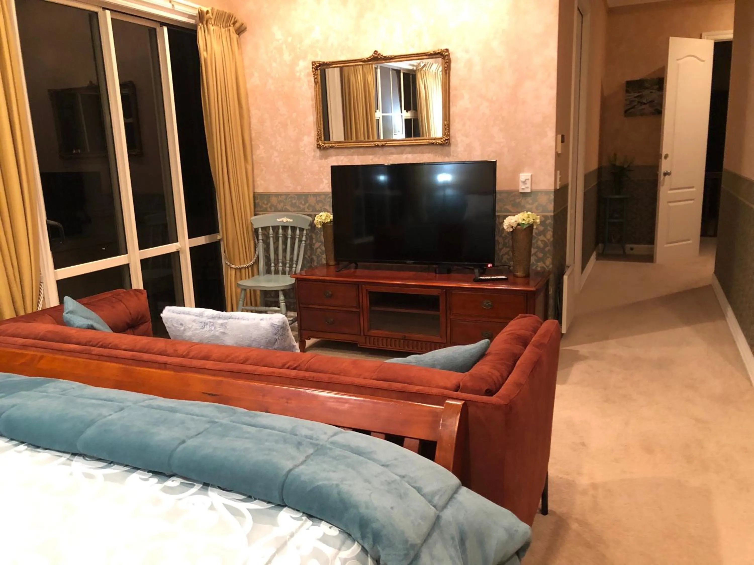 Evening entertainment in Rua Resort