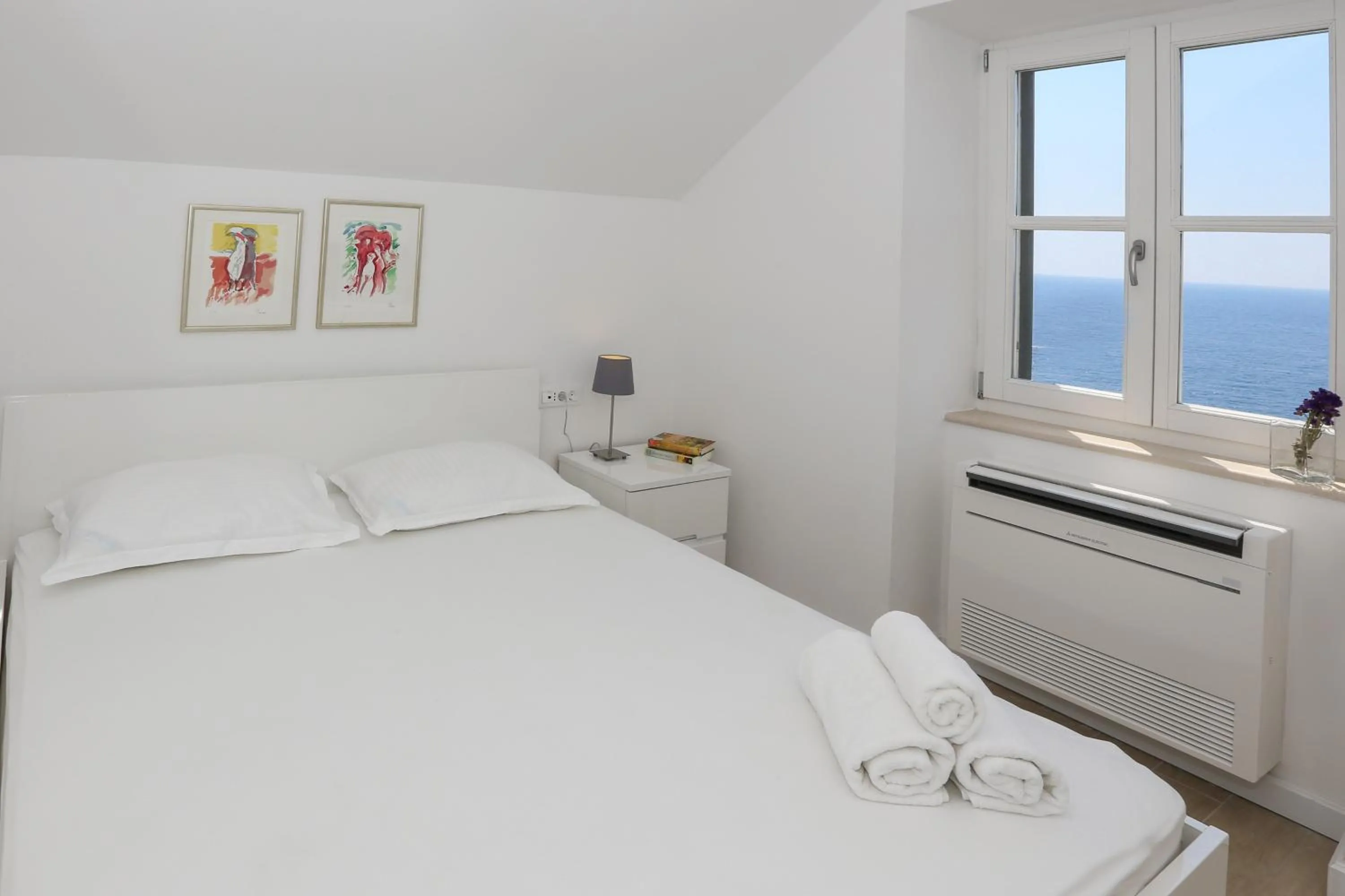 White & Co Villa And Apartments