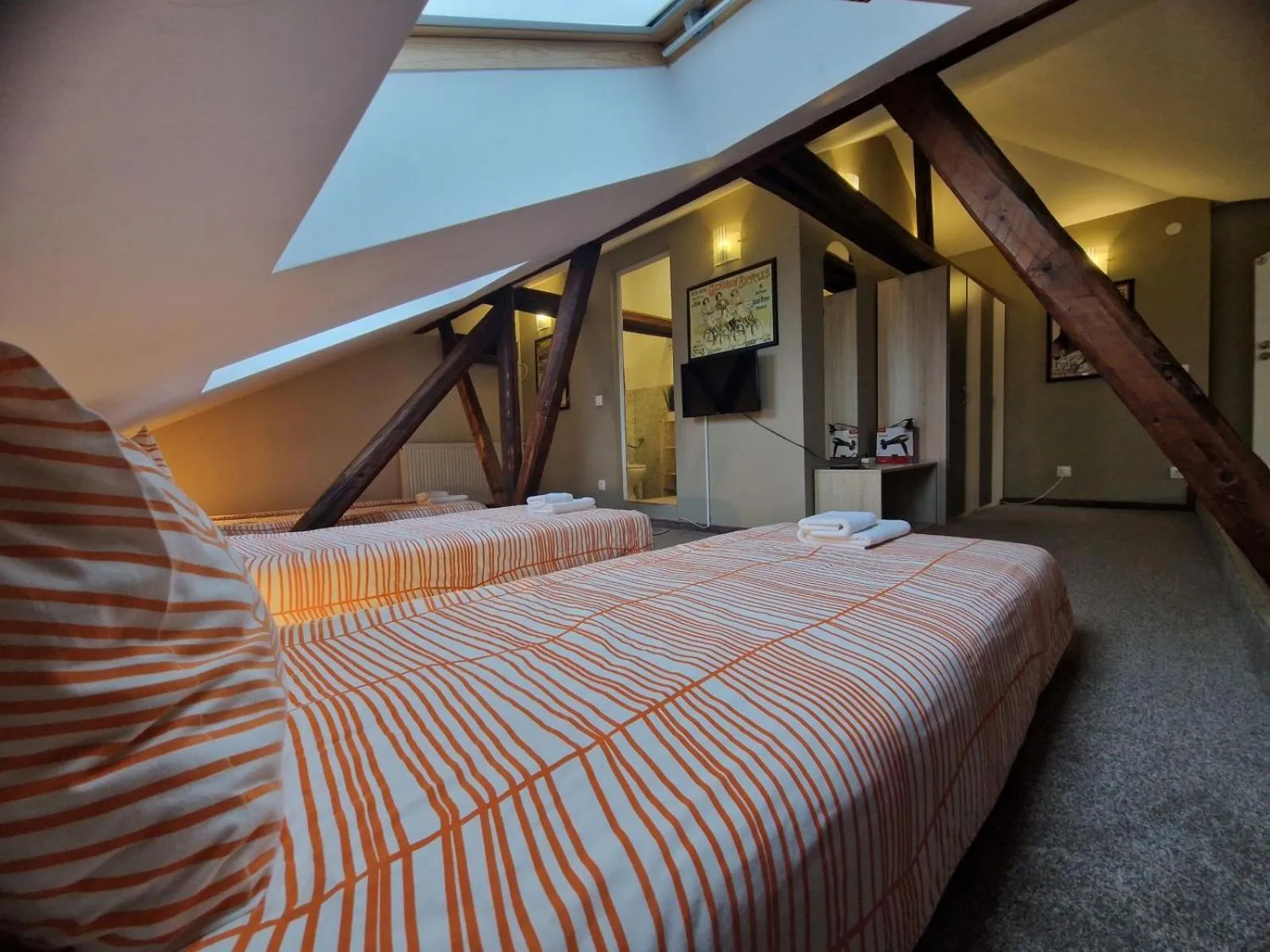 Quadruple Room with Private Bathroom - single occupancy in La Maison Ruse