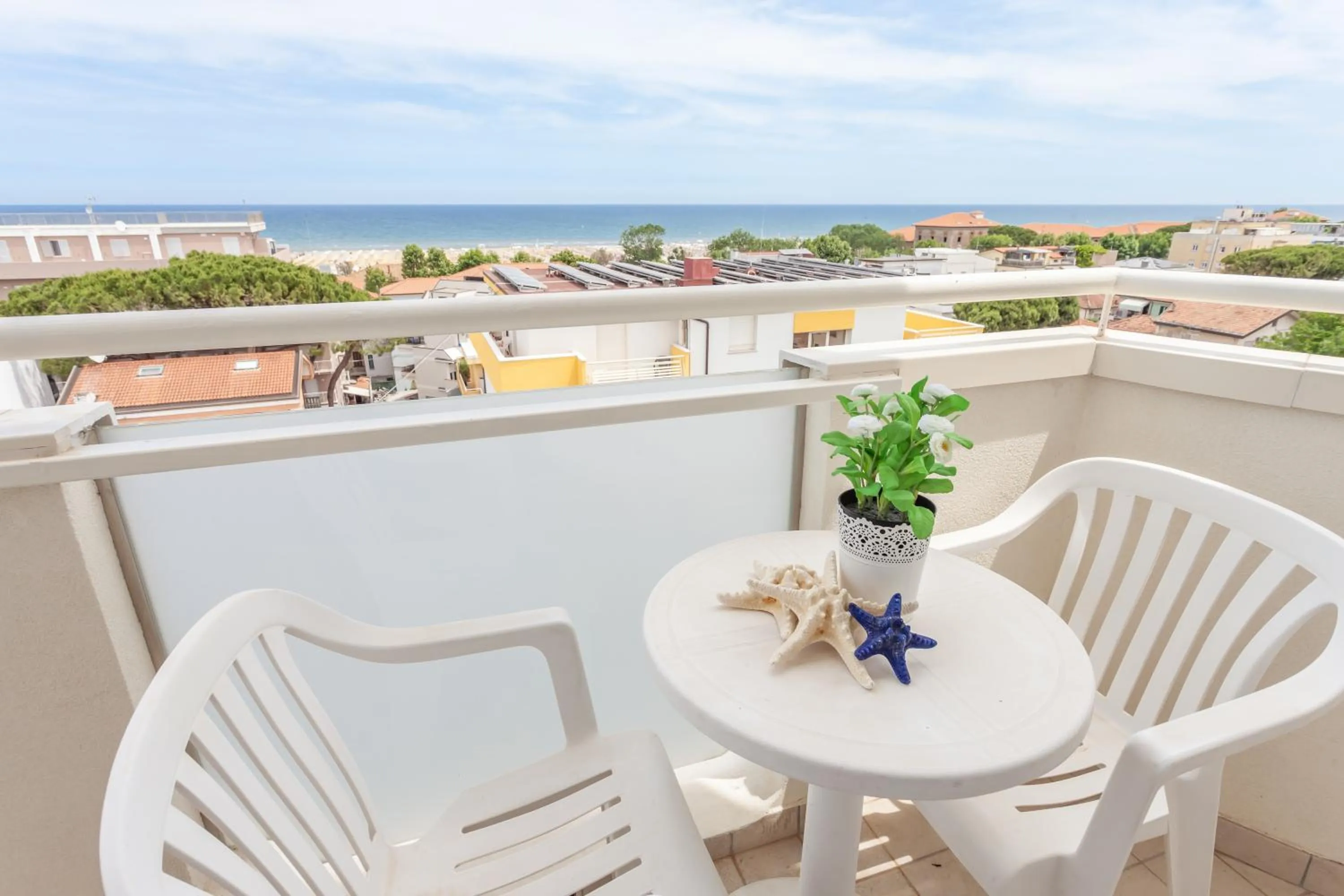 Day in Hotel Oceanic