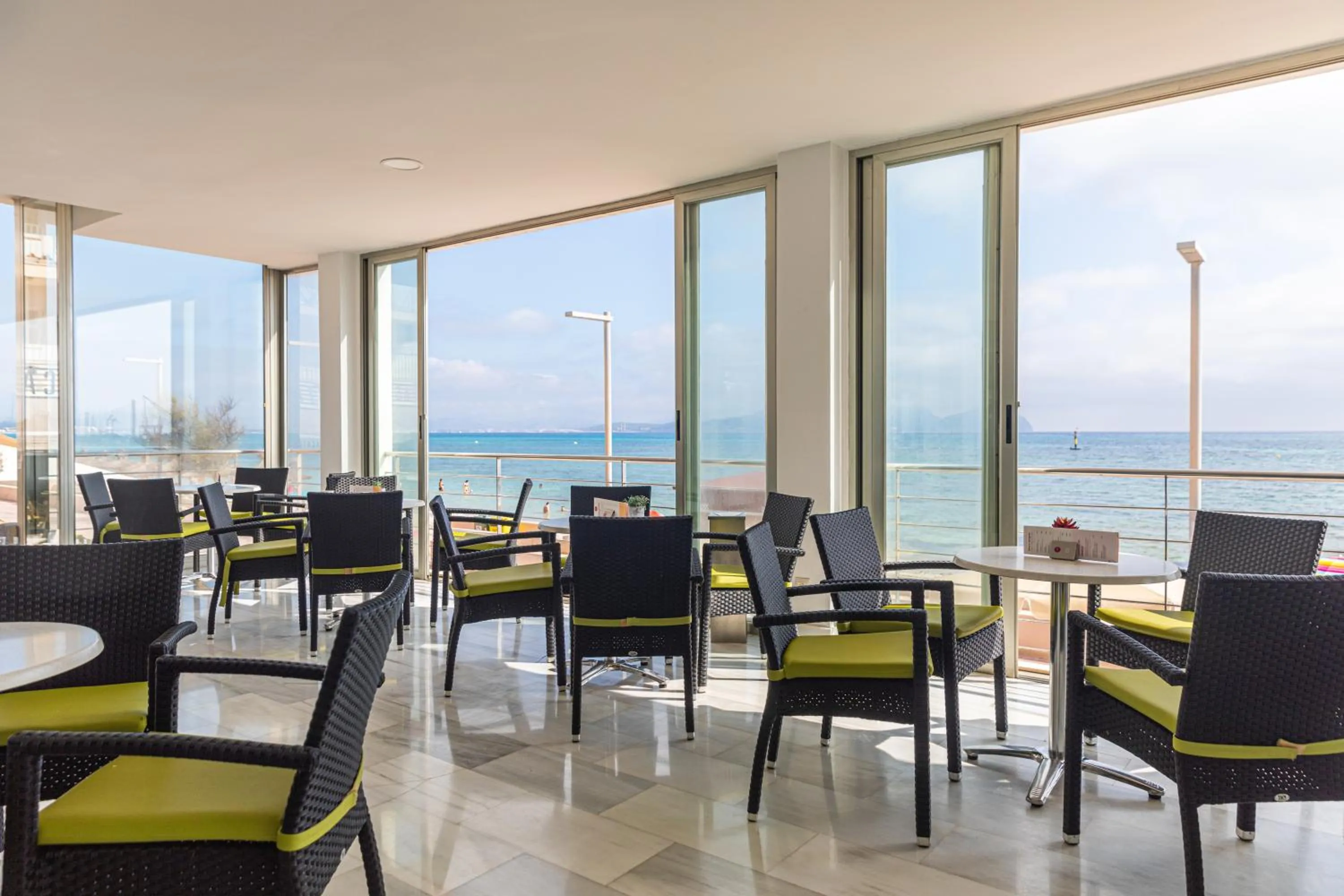 Lounge or bar in JS Miramar