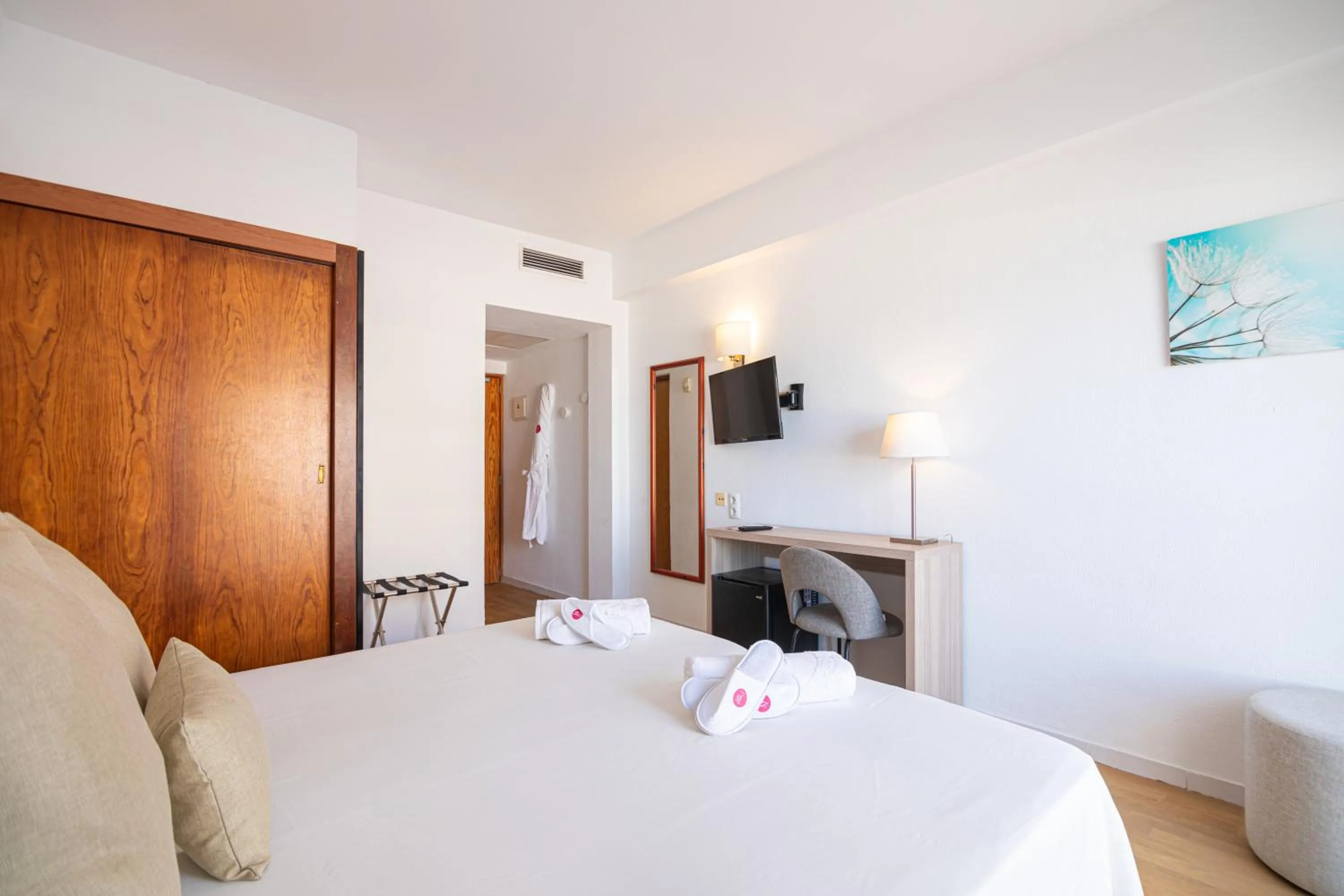 Bedroom, Bed in JS Miramar