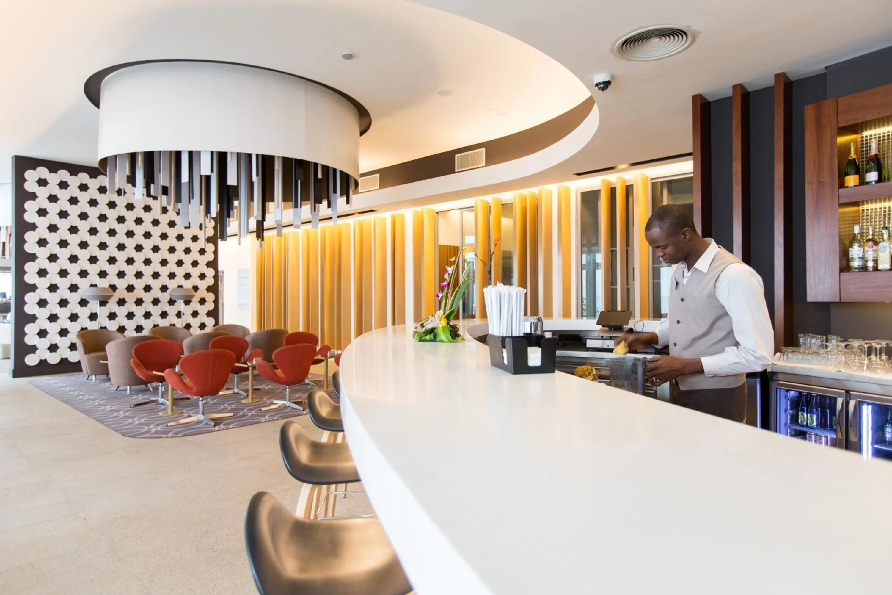 Lounge or bar in Noom Hotel Conakry