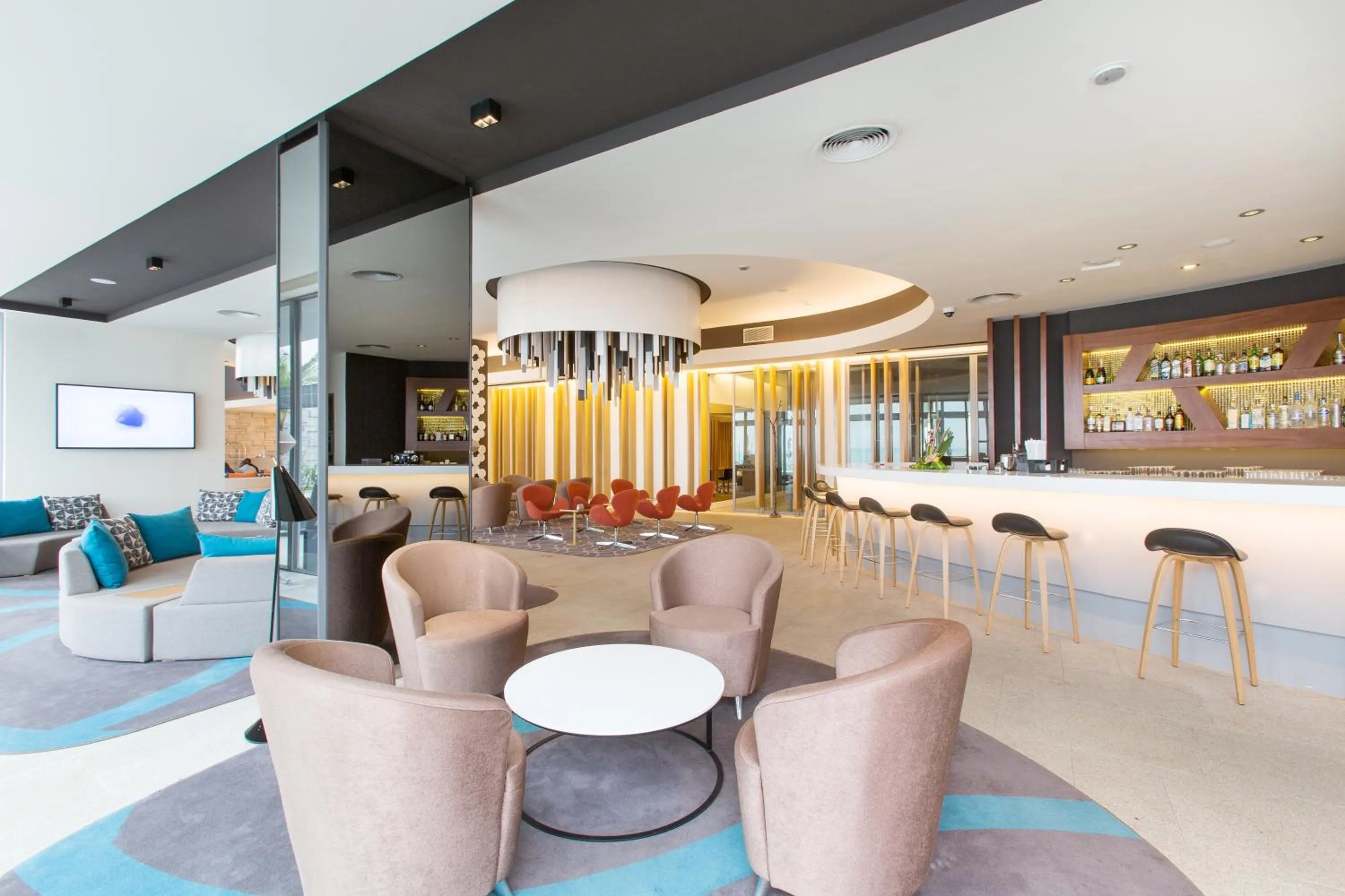 Lounge or bar in Noom Hotel Conakry