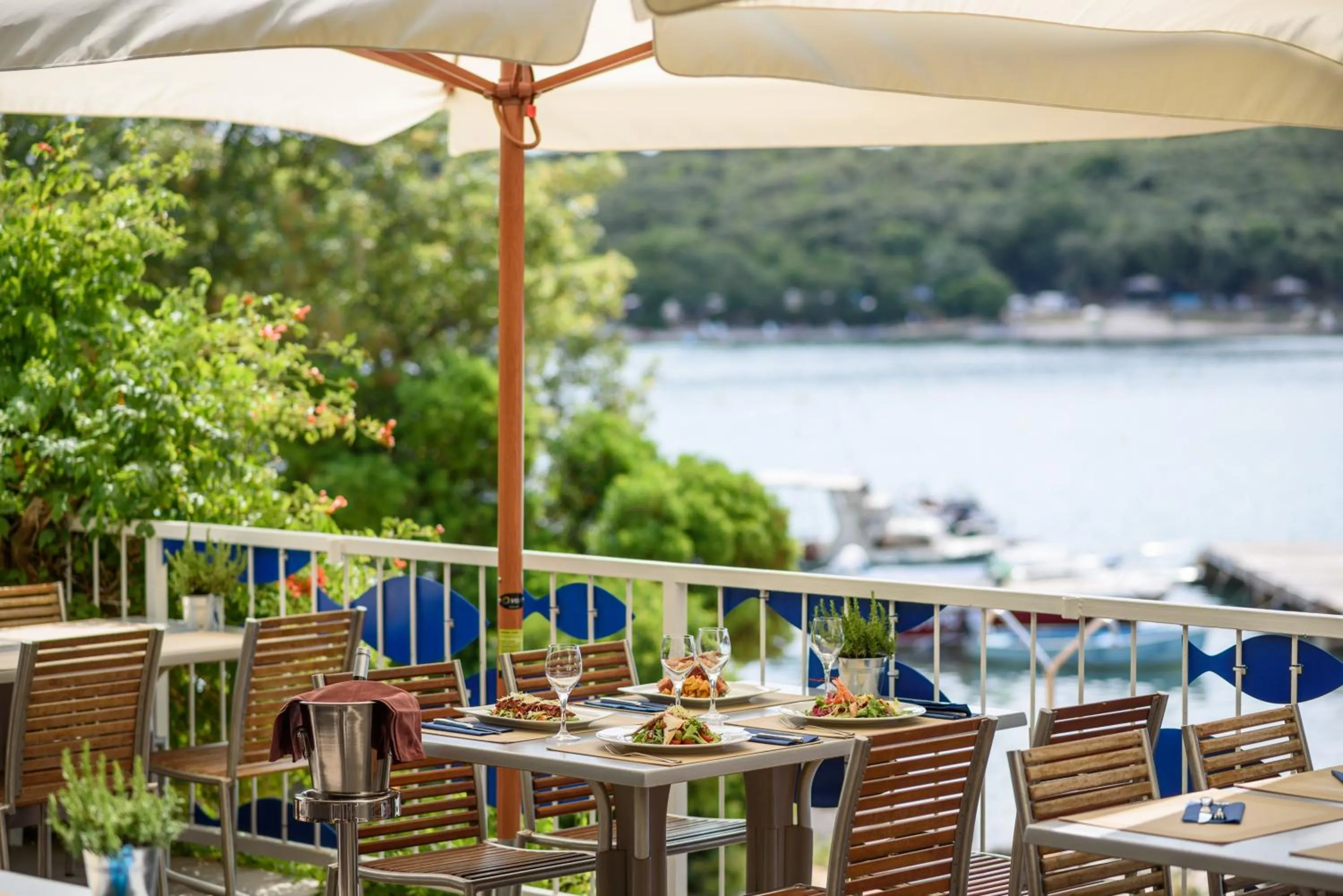 Restaurant/places to eat in Maistra Camping Veštar Mobile homes