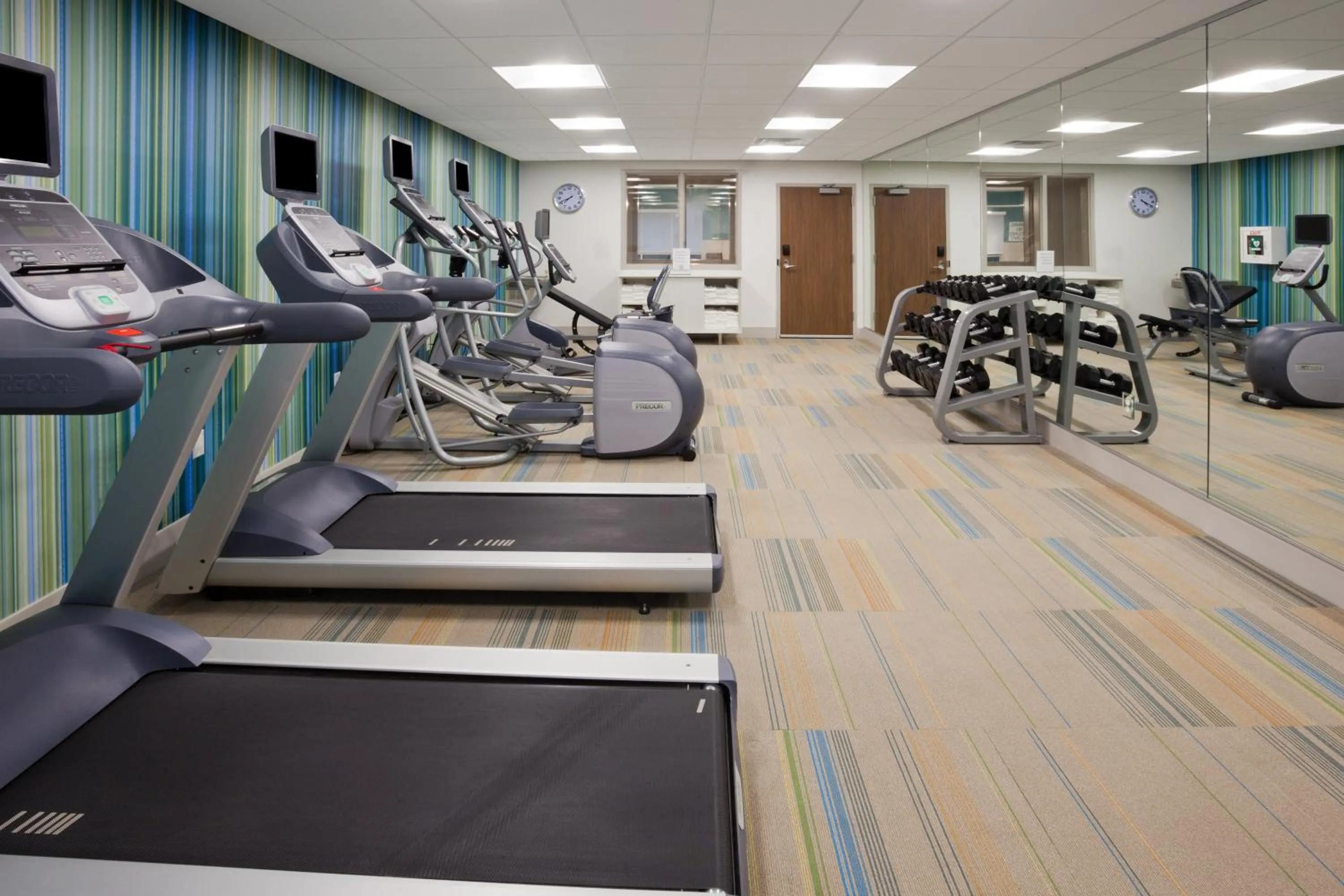 Spa and wellness centre/facilities in Holiday Inn Express and Suites Des Moines Downtown by IHG