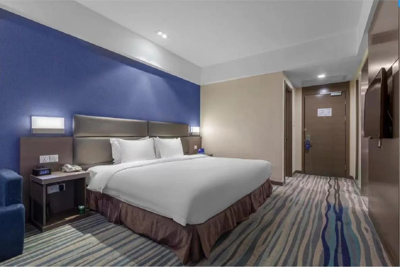 Bed in Holiday Inn Express Shenyang North Station by IHG