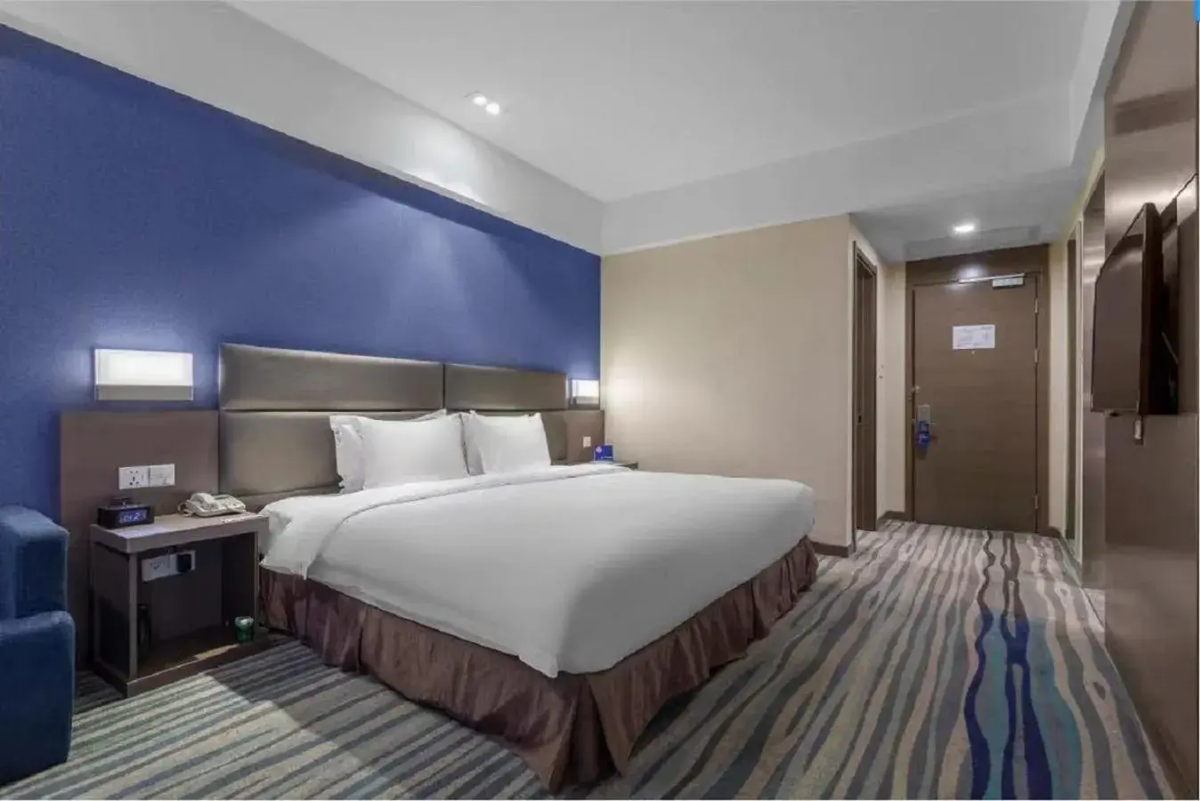 Bed in Holiday Inn Express Shenyang North Station by IHG Bed in Holiday Inn Express Shenyang North Station by IHG