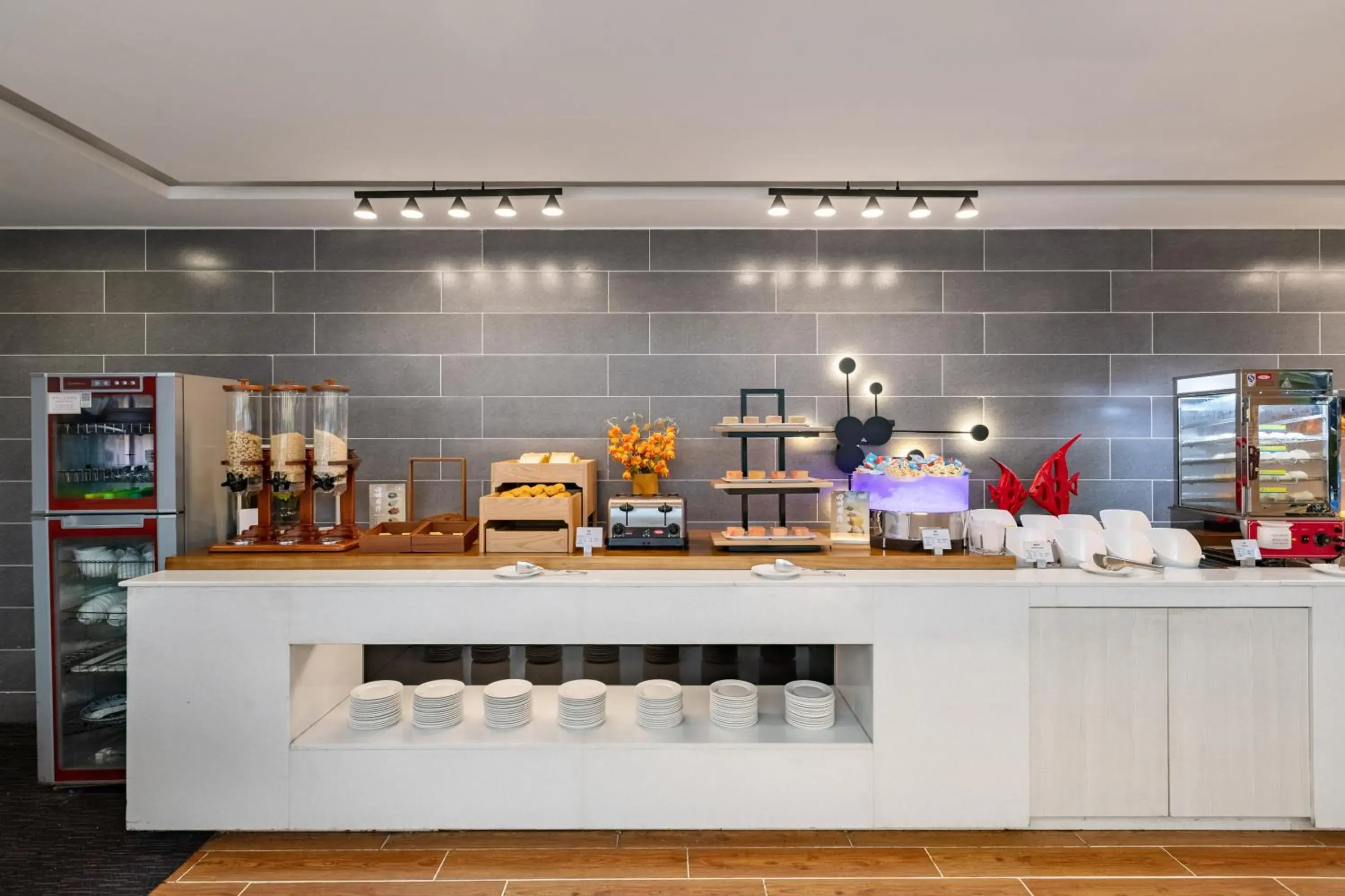 Restaurant/places to eat in Holiday Inn Express Shenyang North Station by IHG Restaurant/places to eat in Holiday Inn Express Shenyang North Station by IHG