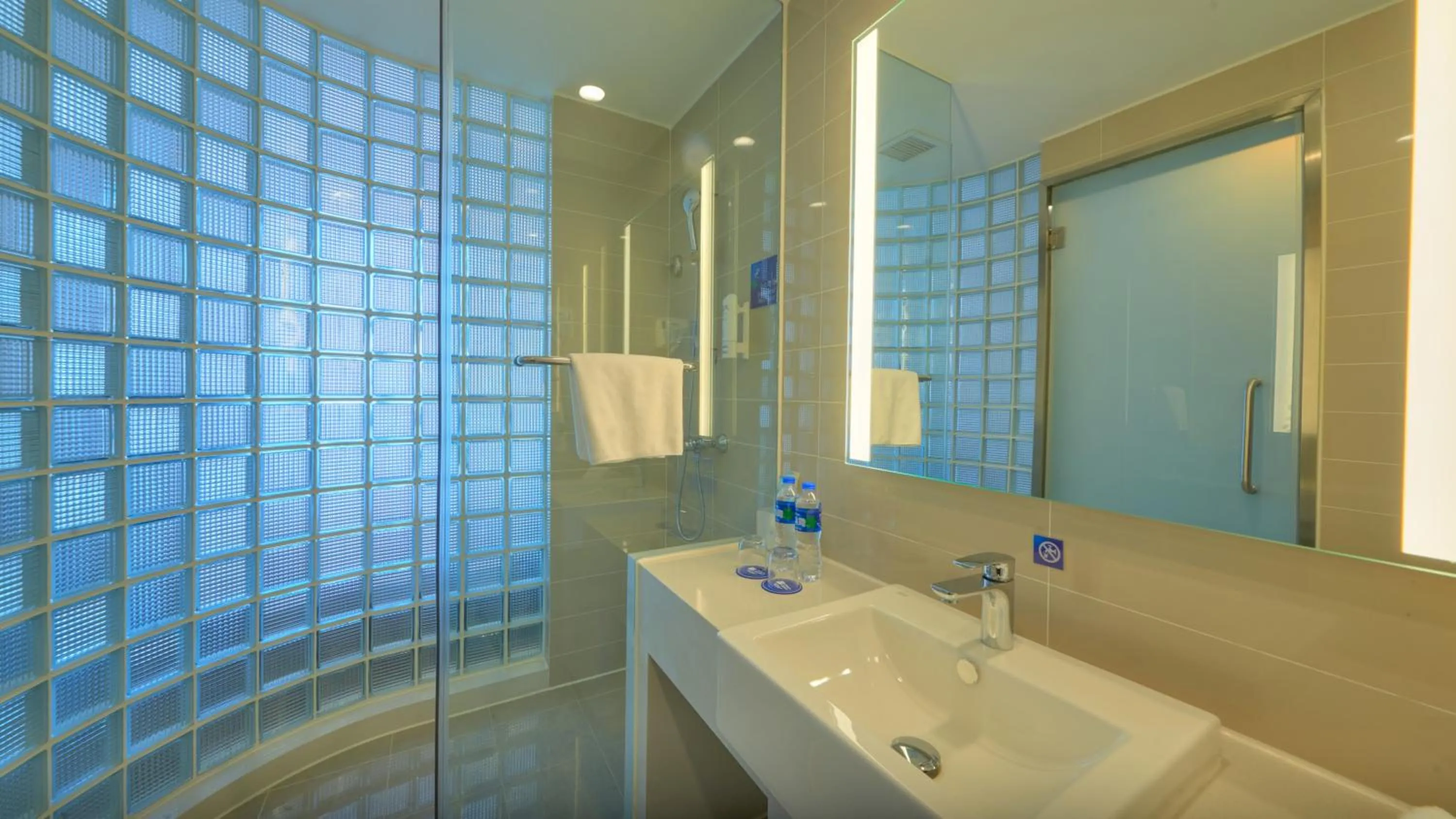 Bathroom in Holiday Inn Express Shenyang North Station by IHG