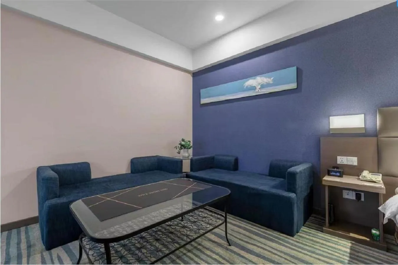 hair dresser in Holiday Inn Express Shenyang North Station by IHG