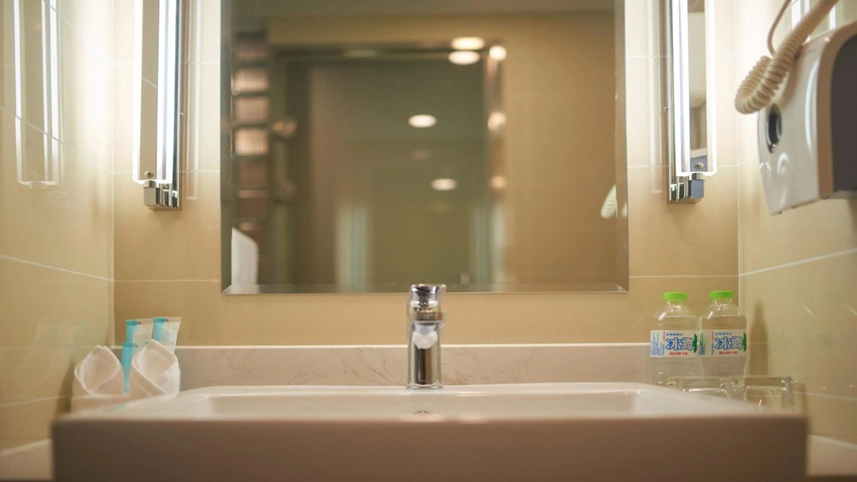 Bathroom in Holiday Inn Express Chongqing University Town by IHG