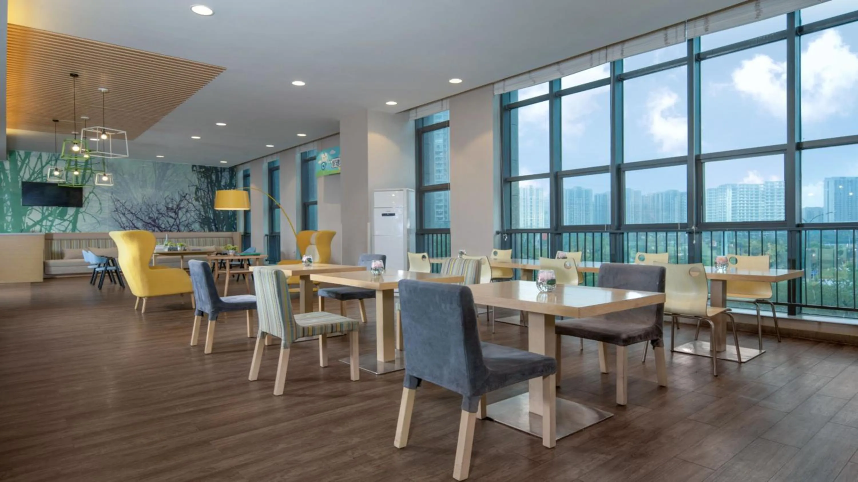 Breakfast in Holiday Inn Express Chongqing University Town by IHG