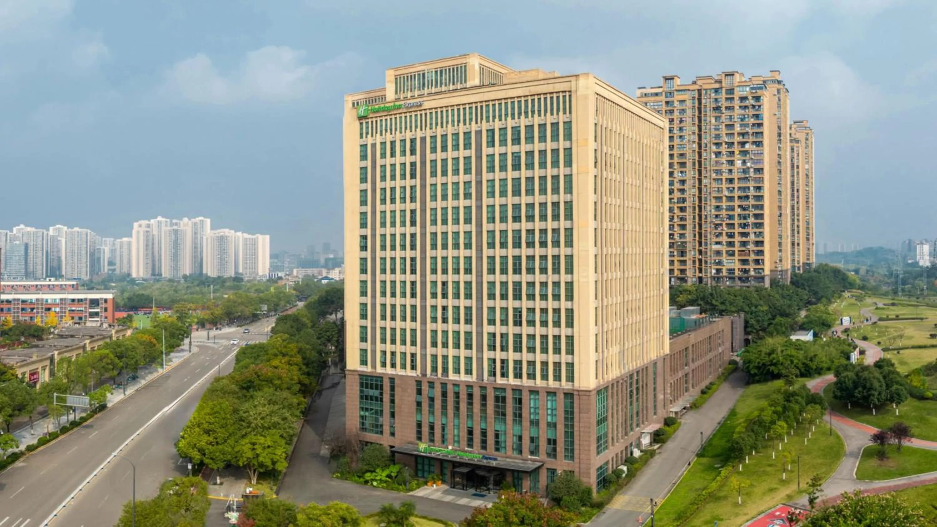 Property building in Holiday Inn Express Chongqing University Town by IHG