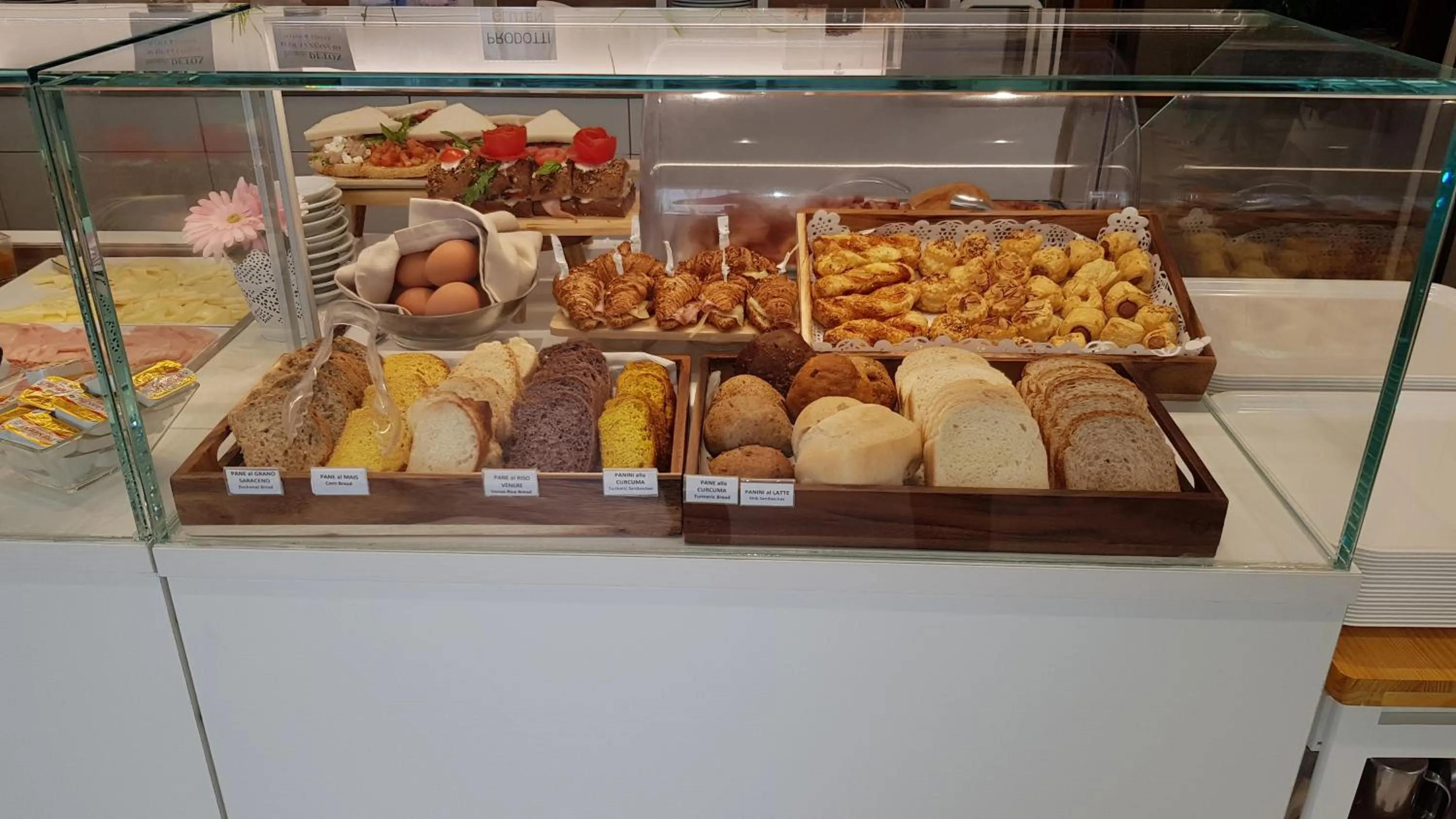 Food and drinks in Hotel Record