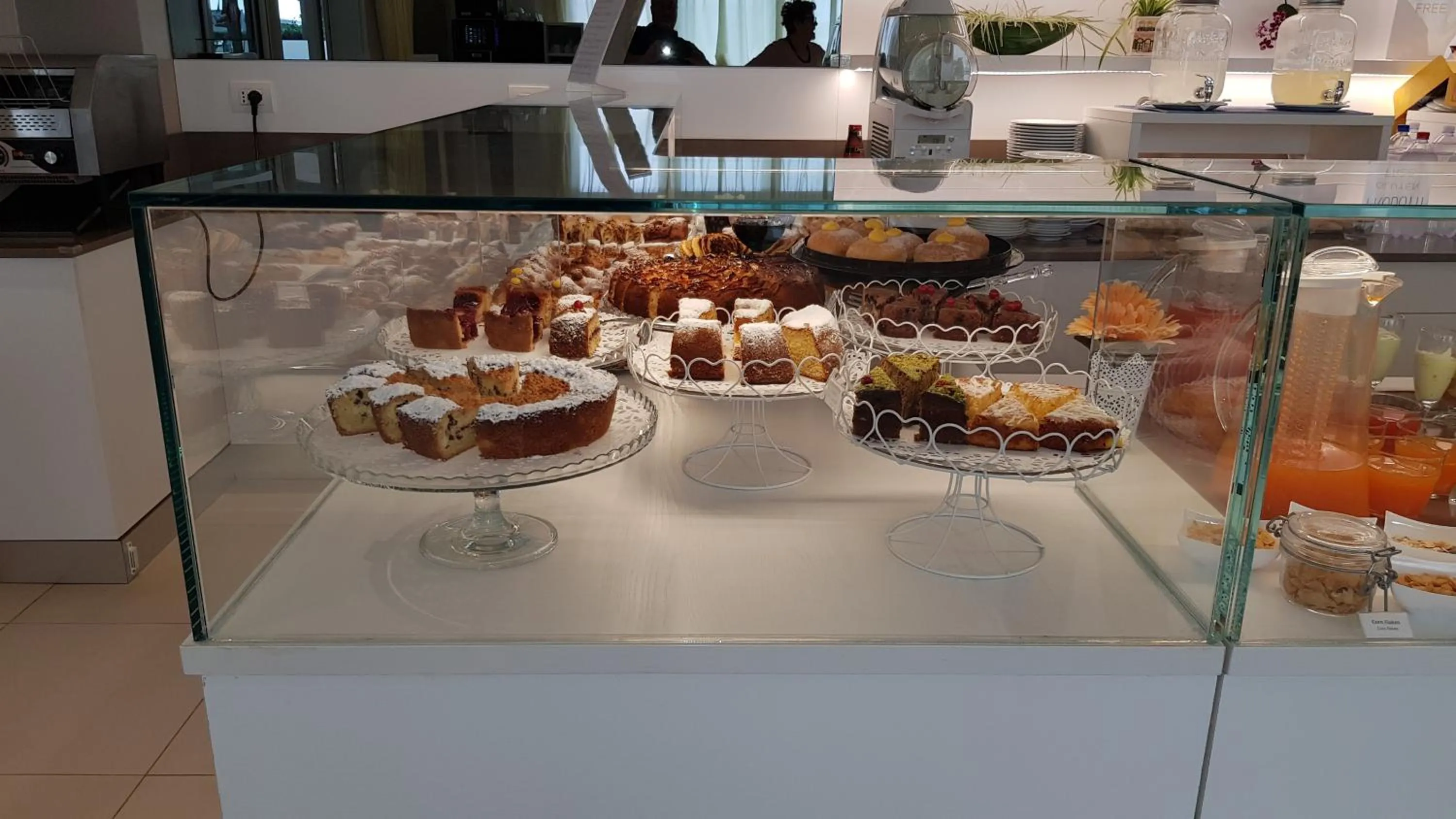 Food and drinks in Hotel Record