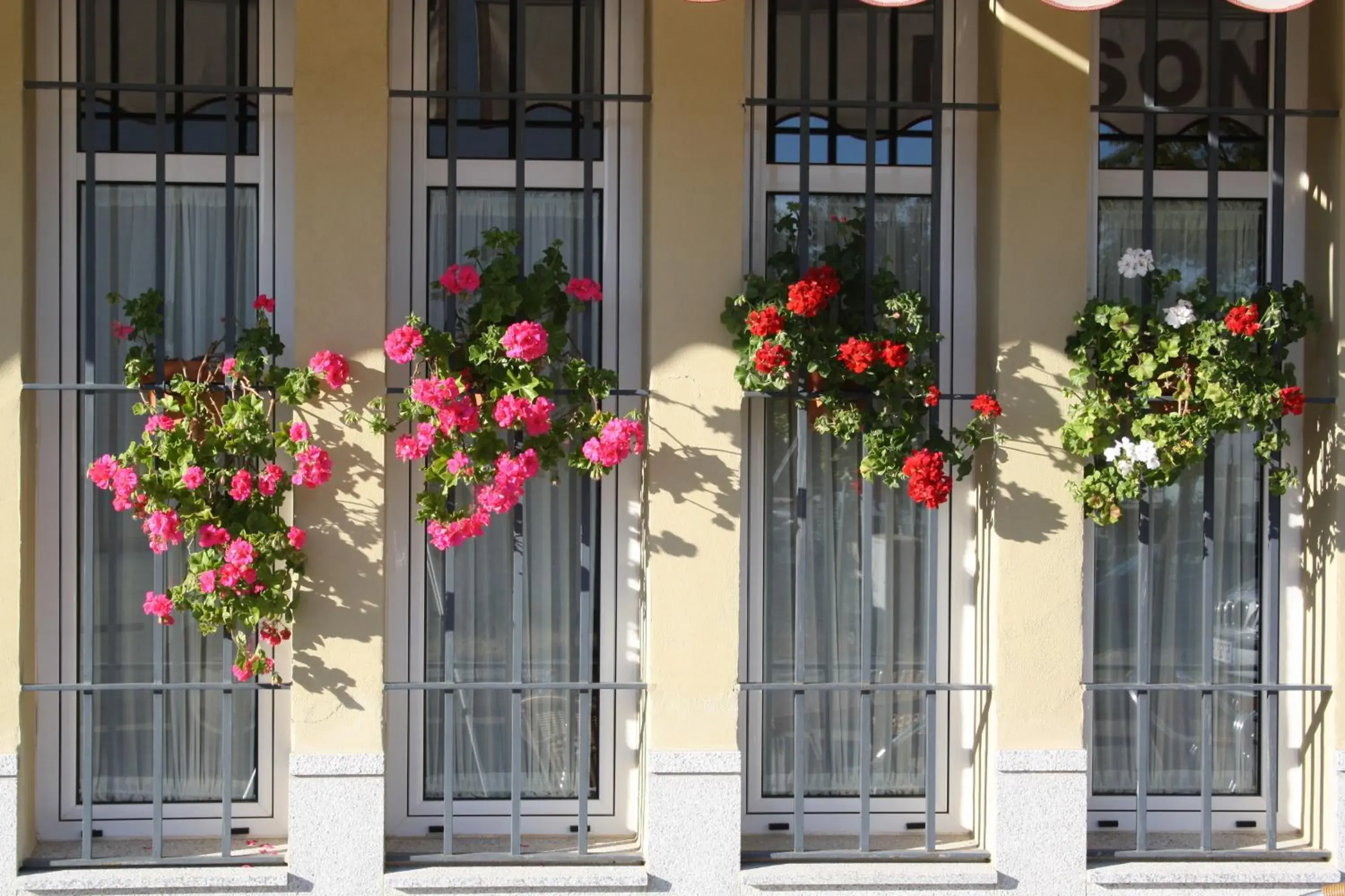 Facade/entrance in Hotel Lince Facade/entrance in Hotel Lince