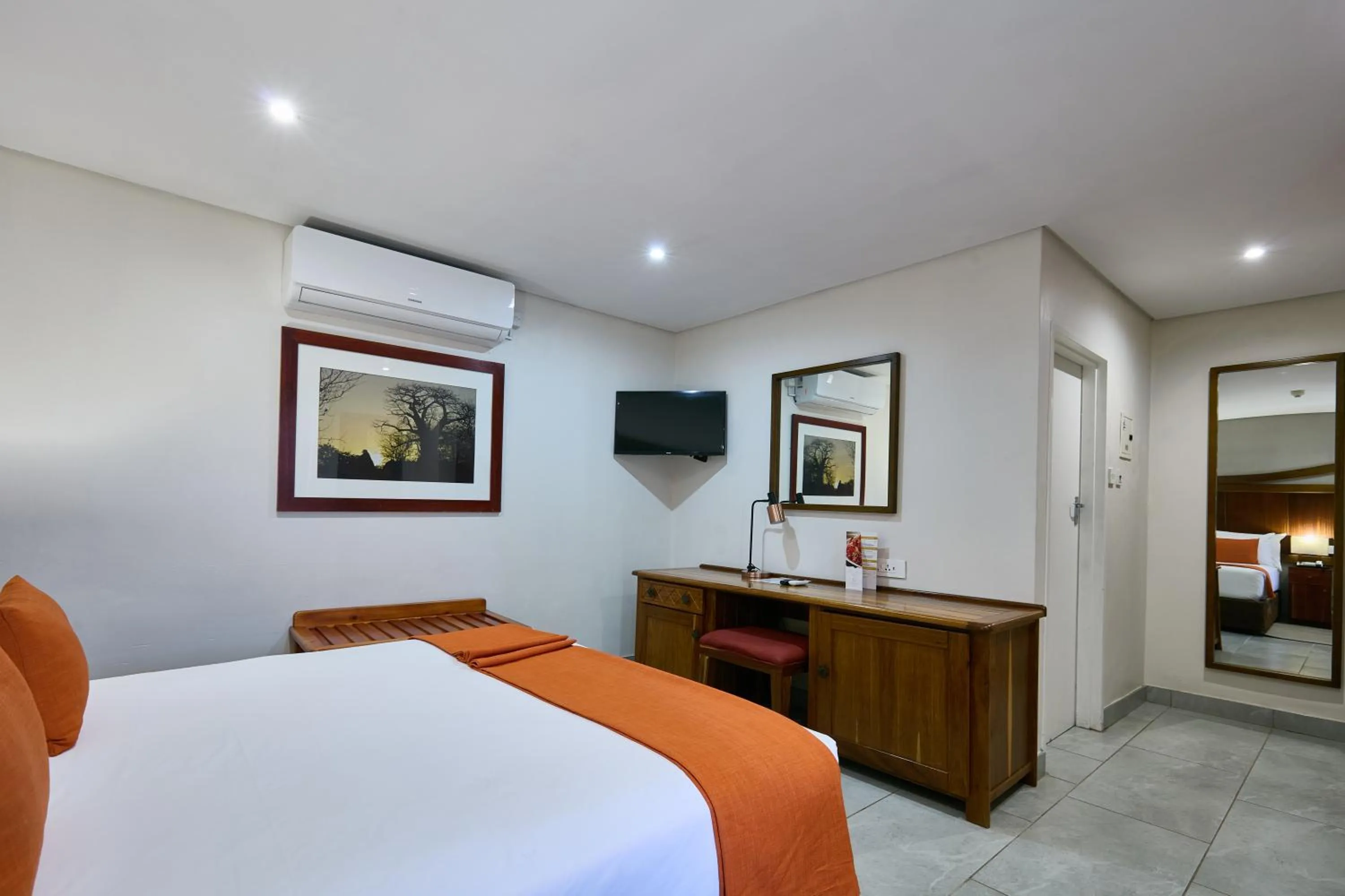 TV and multimedia, Bed in Cresta Jwaneng