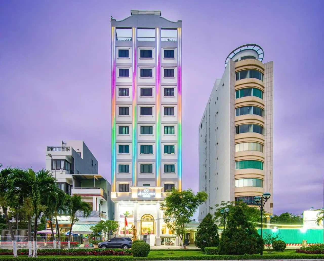 Property building in Me Q Beach Hotel