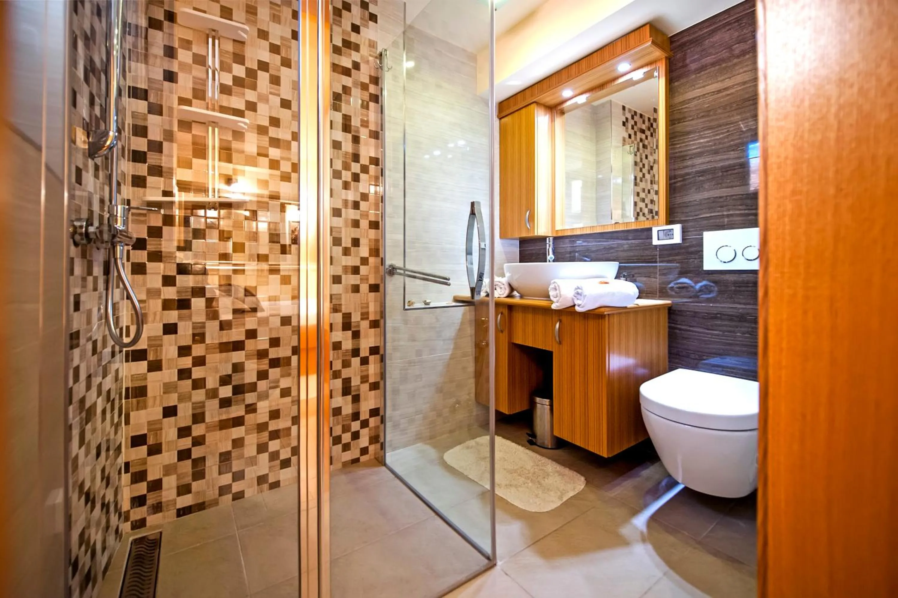 Shower in Guest House Golden Goose