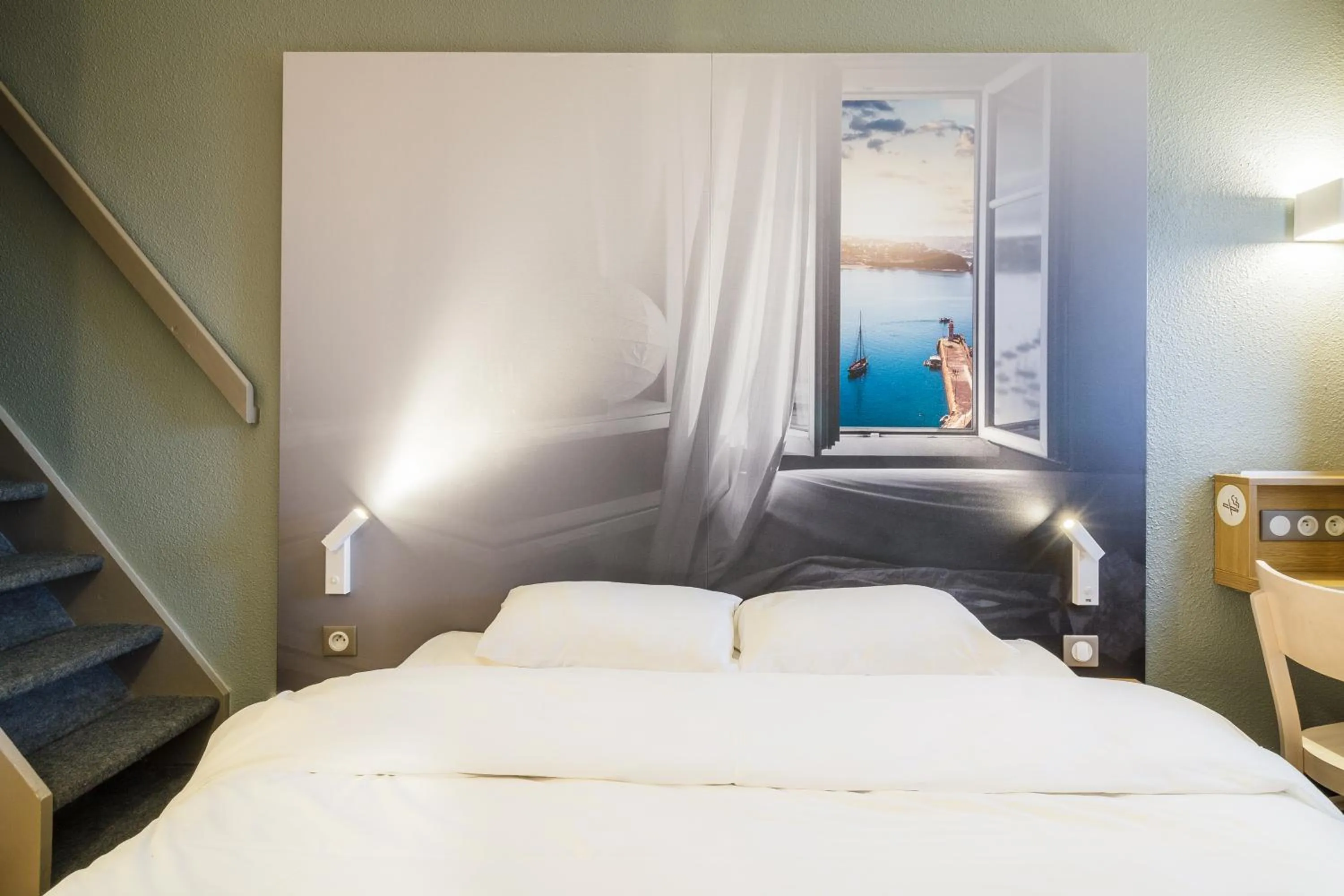 Bedroom, Bed in B&B HOTEL Saint-Brieuc