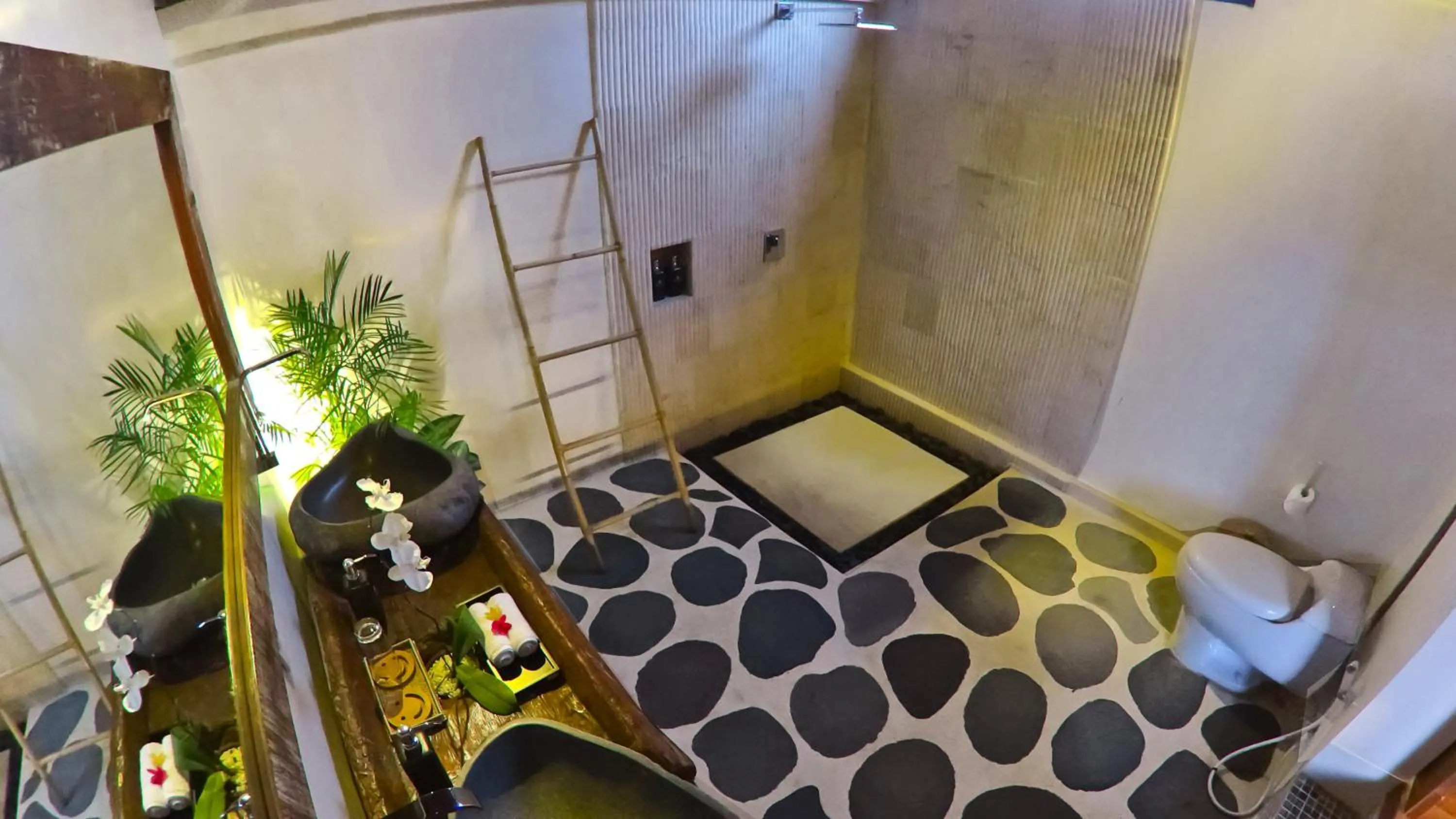 Bathroom, Bed in Kaleydo Villas