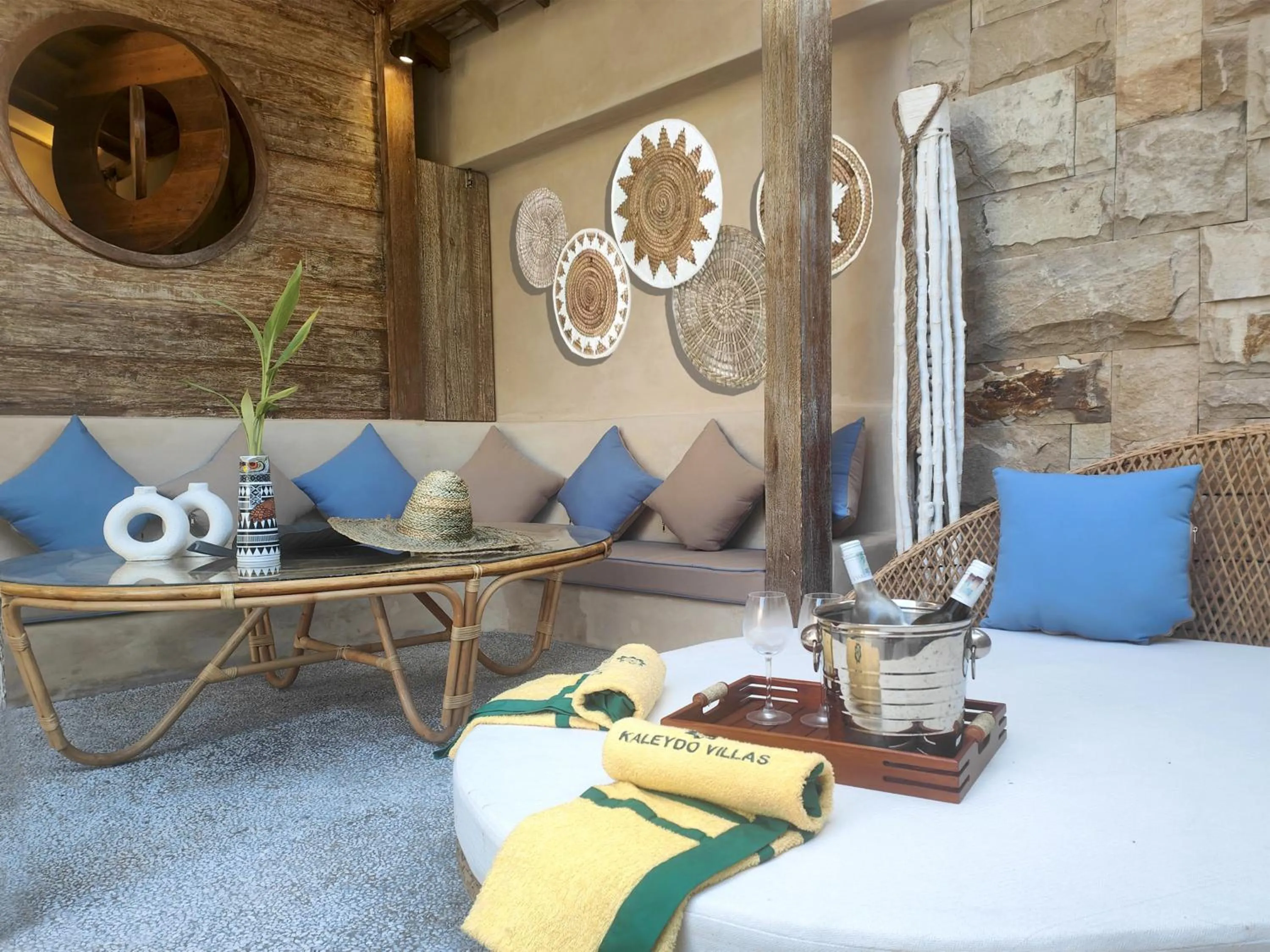 Living room, Bed in Kaleydo Villas