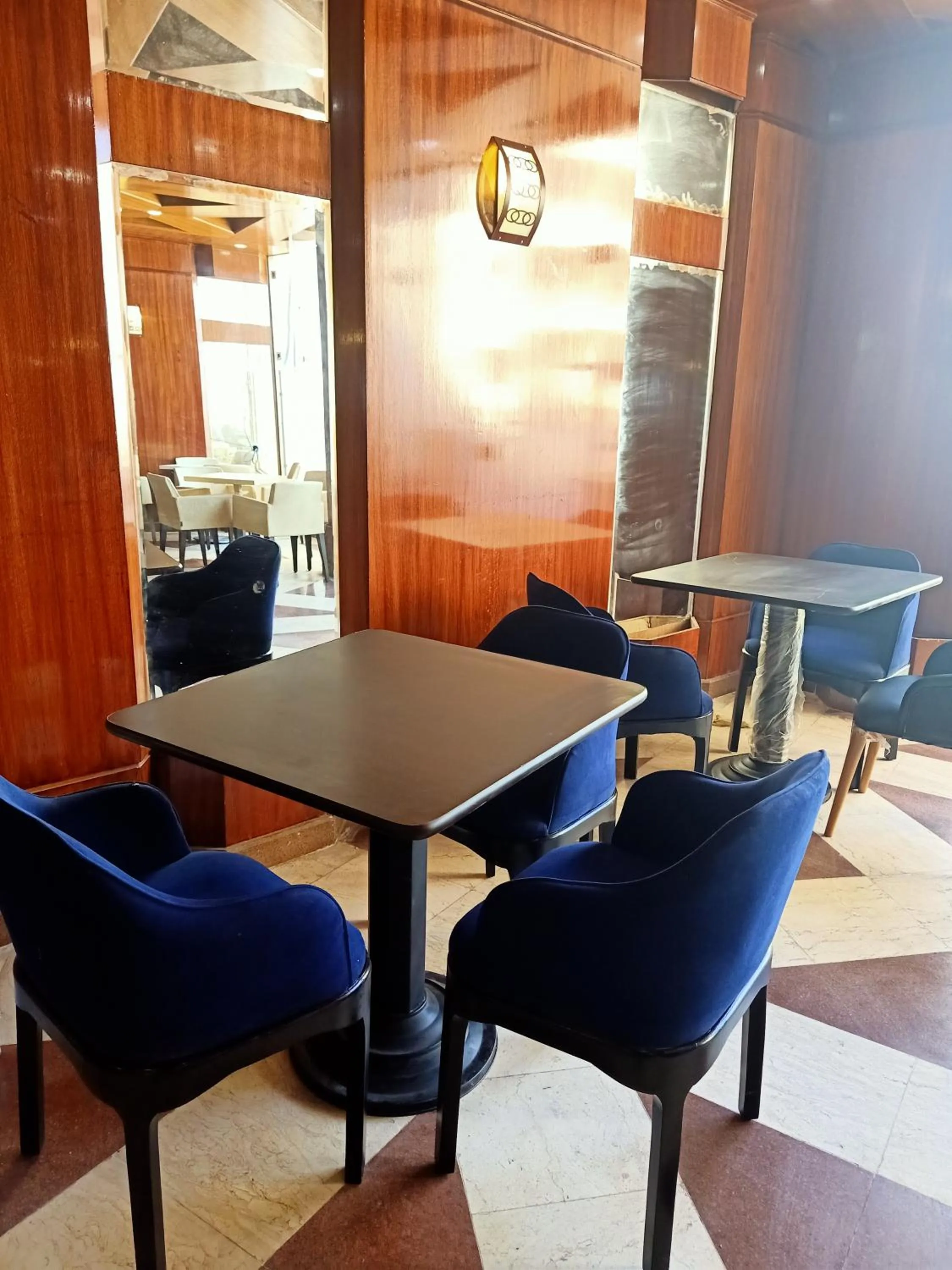 Restaurant/places to eat in Jewel Mandara Apartments