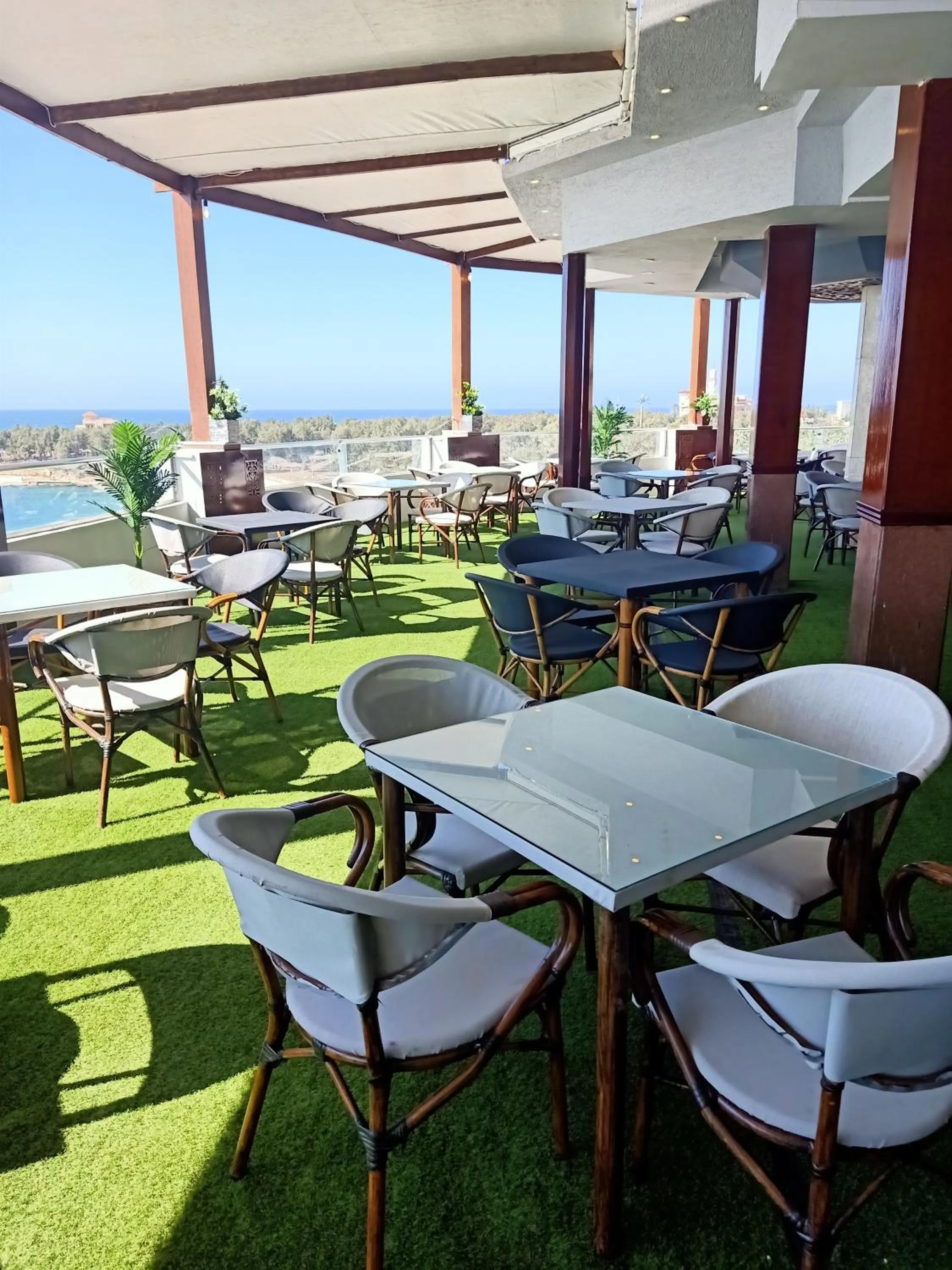 Restaurant/places to eat in Jewel Mandara Apartments