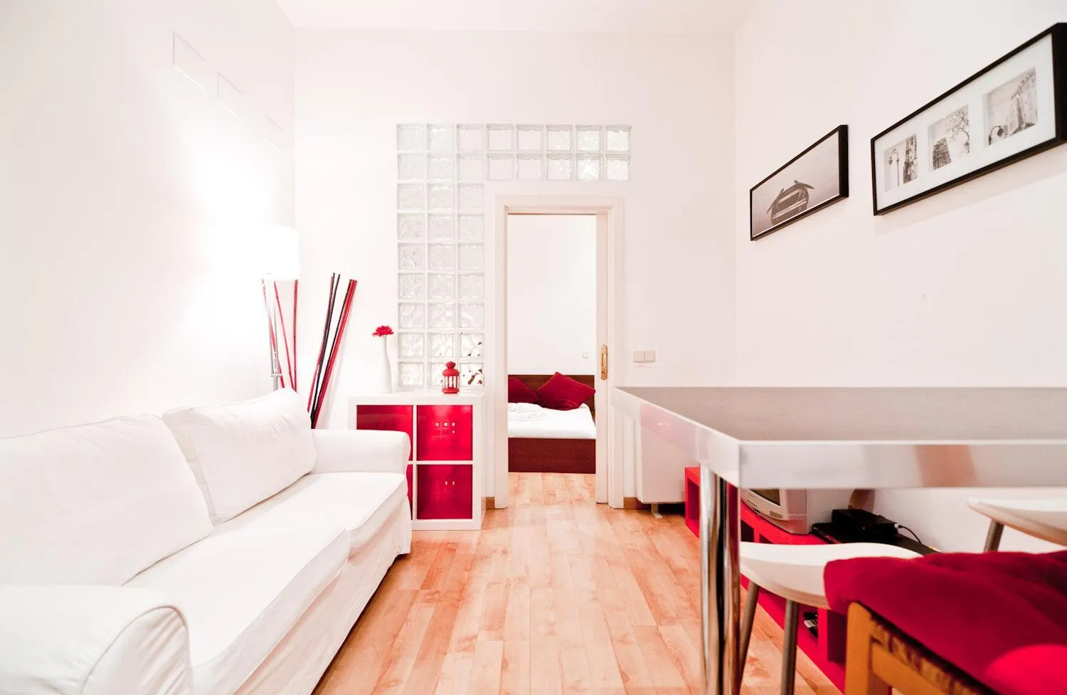 Living room, Bed in Gran Via III
