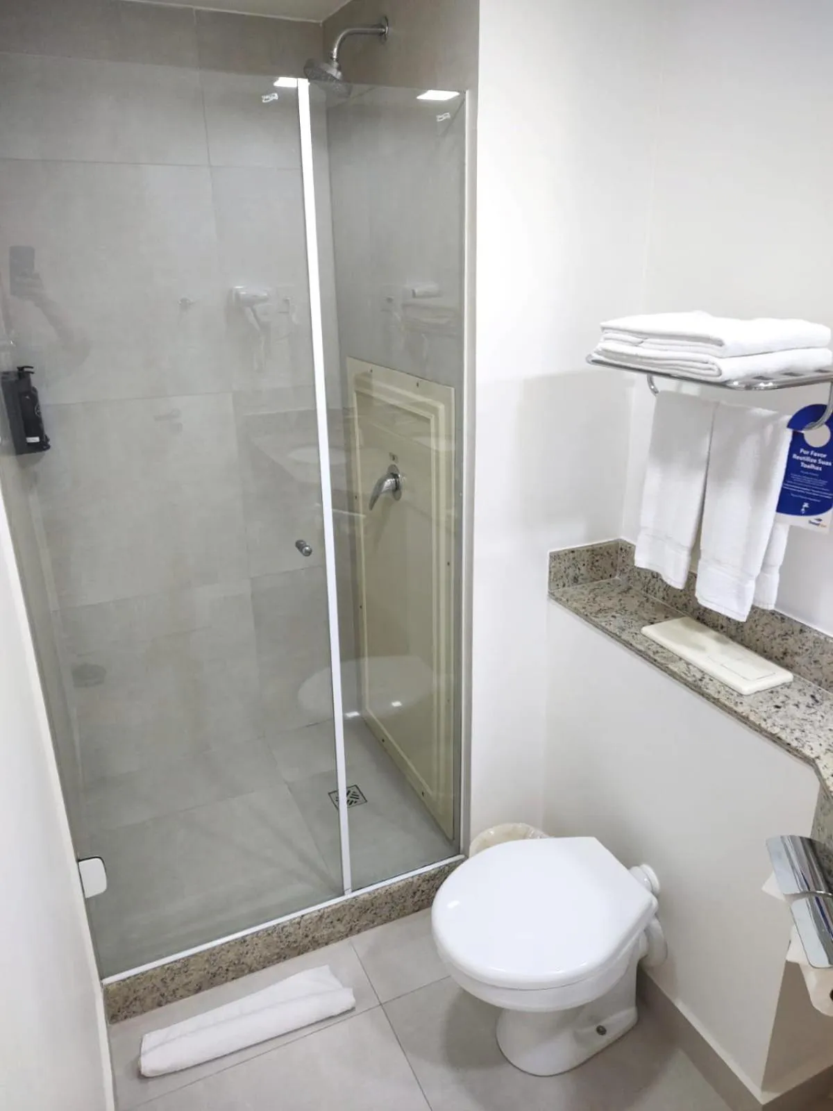 Shower in Travel Inn Hotels Ibirapuera
