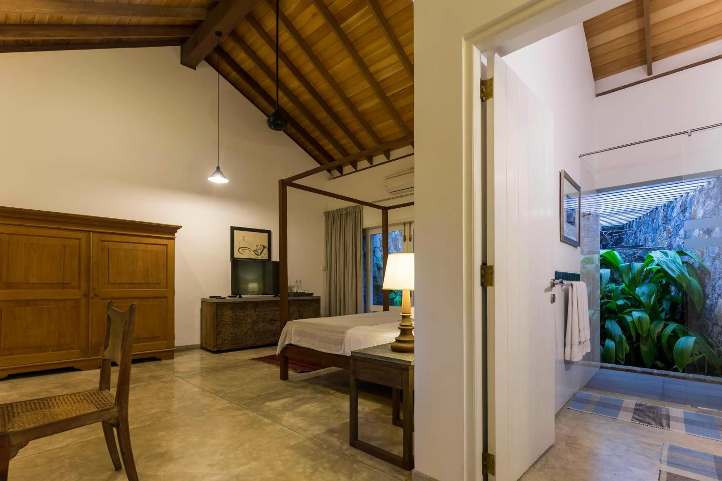 Villa Saffron Hikkaduwa