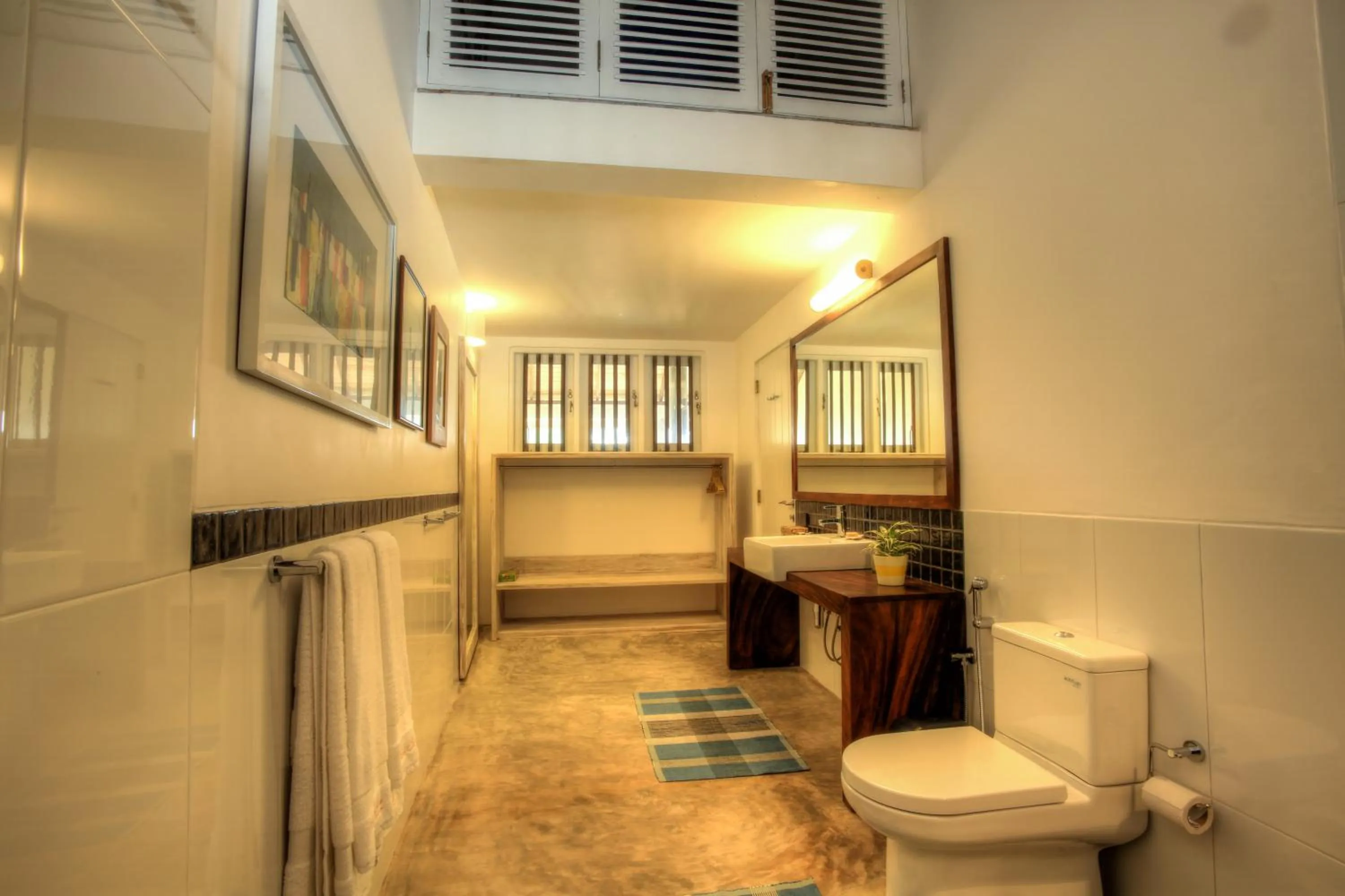 Bathroom in Villa Saffron Hikkaduwa