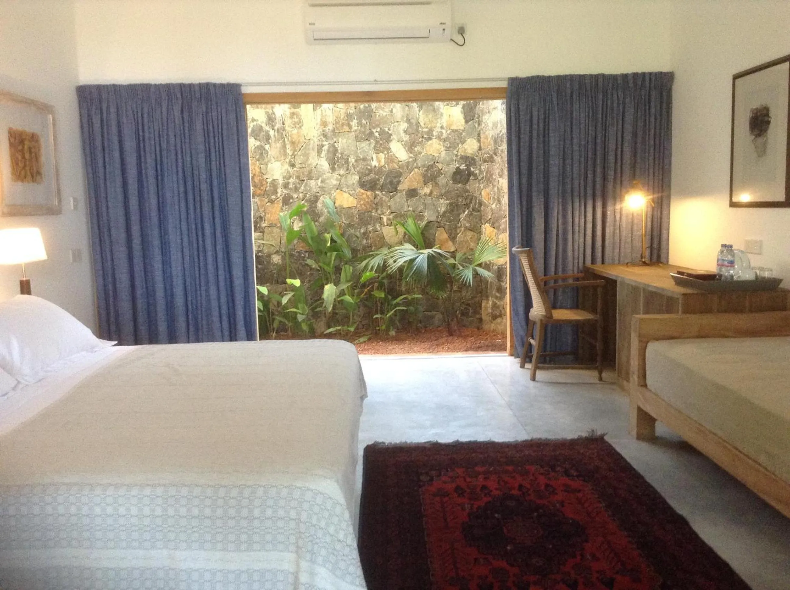 Decorative detail, Bed in Villa Saffron Hikkaduwa