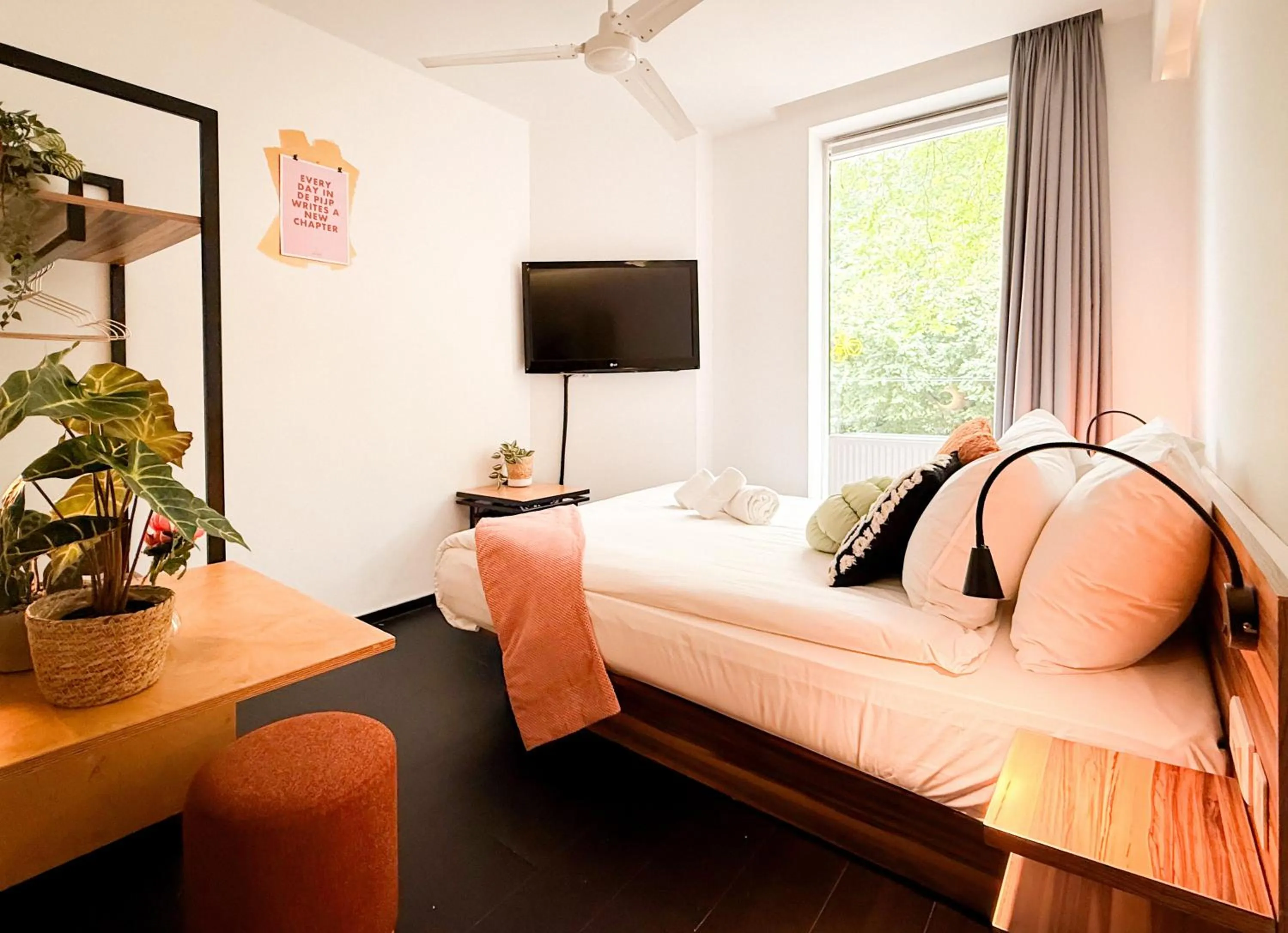 Bed in De Pijp Boutique Hotel