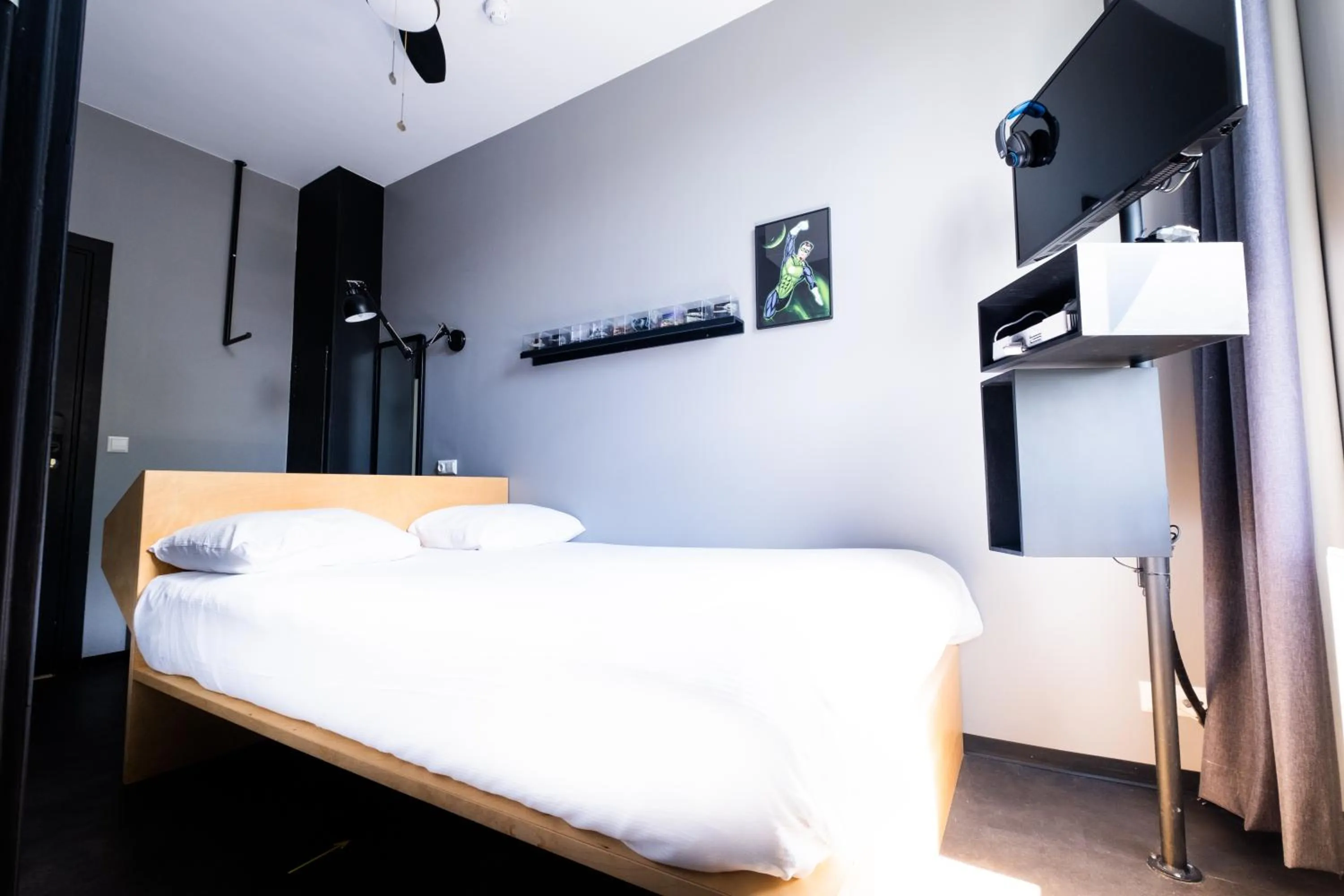 Bed in The Arcade Hotel Amsterdam