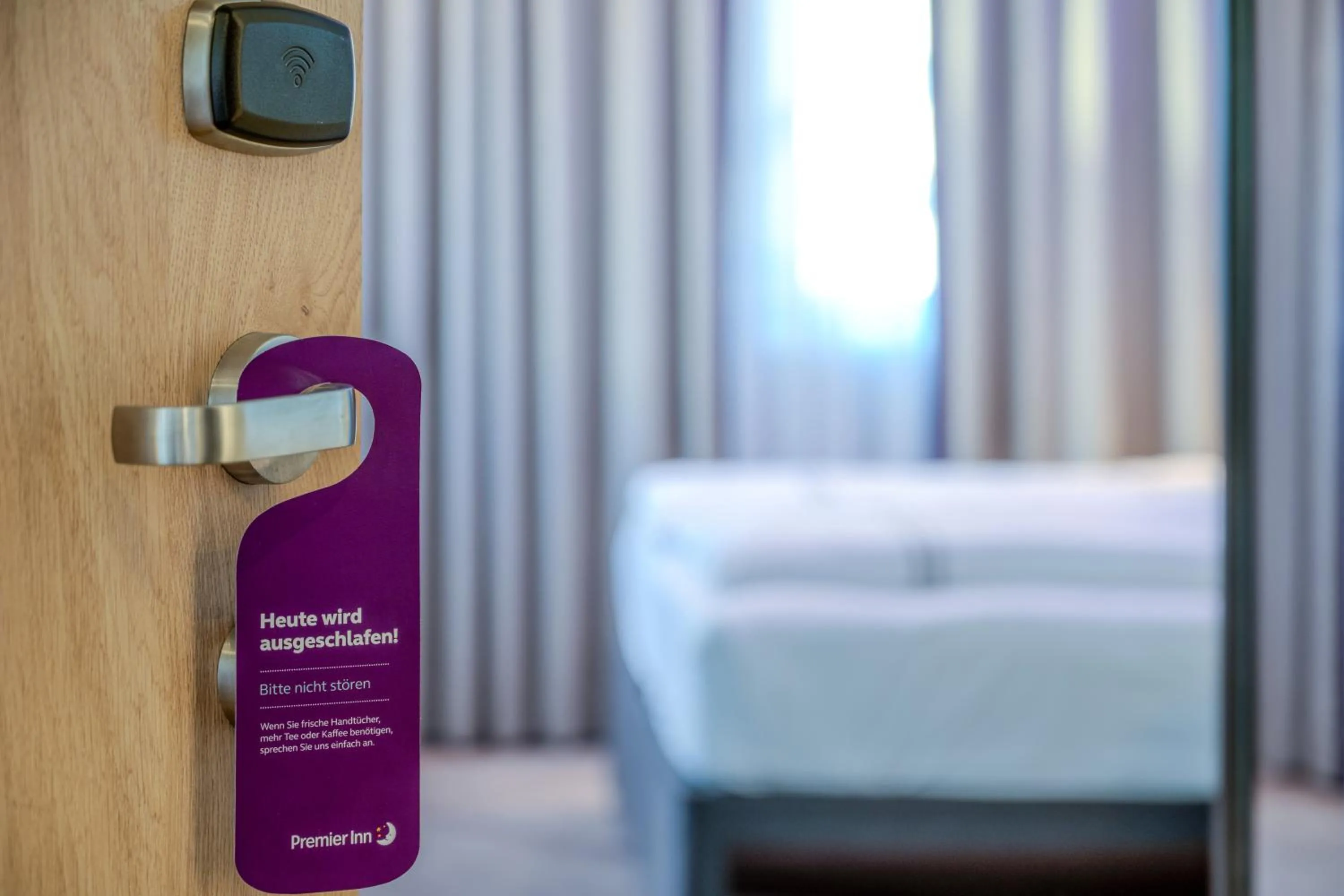 Bedroom, Bed in Premier Inn München City West