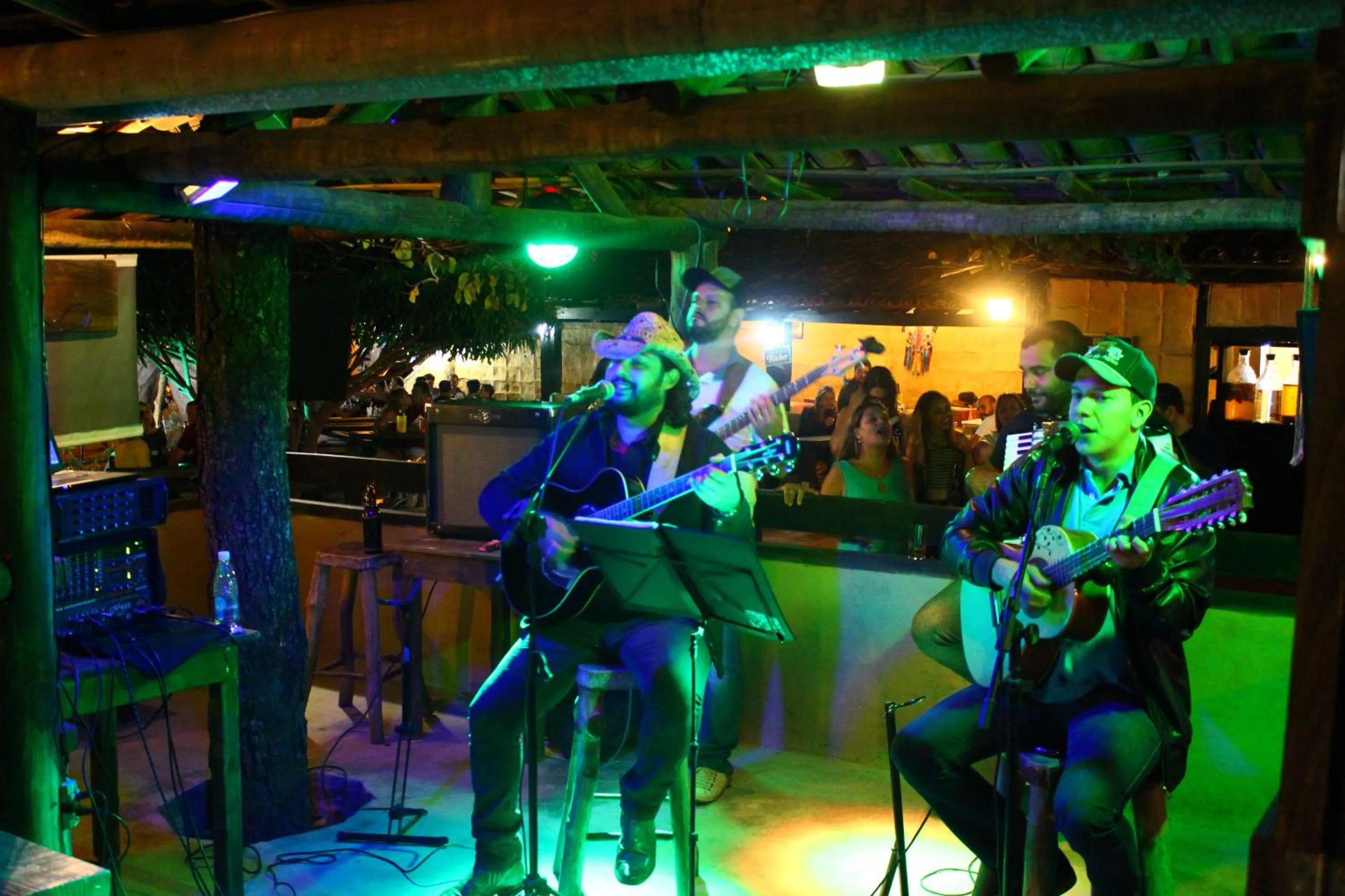 Evening entertainment in Pousada Vila Cipó
