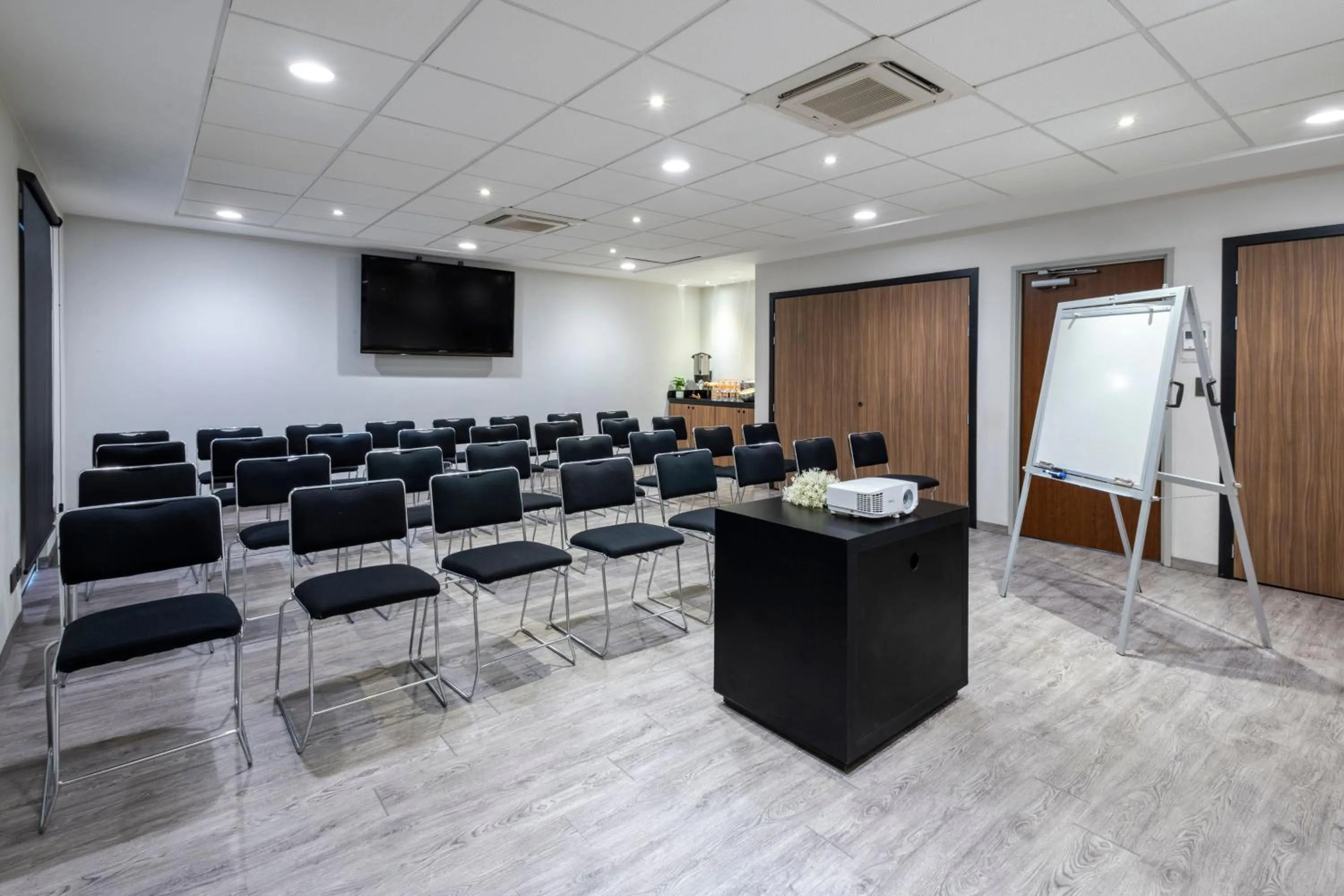 Meeting/conference room in City Express by Marriott Guadalajara Aeropuerto