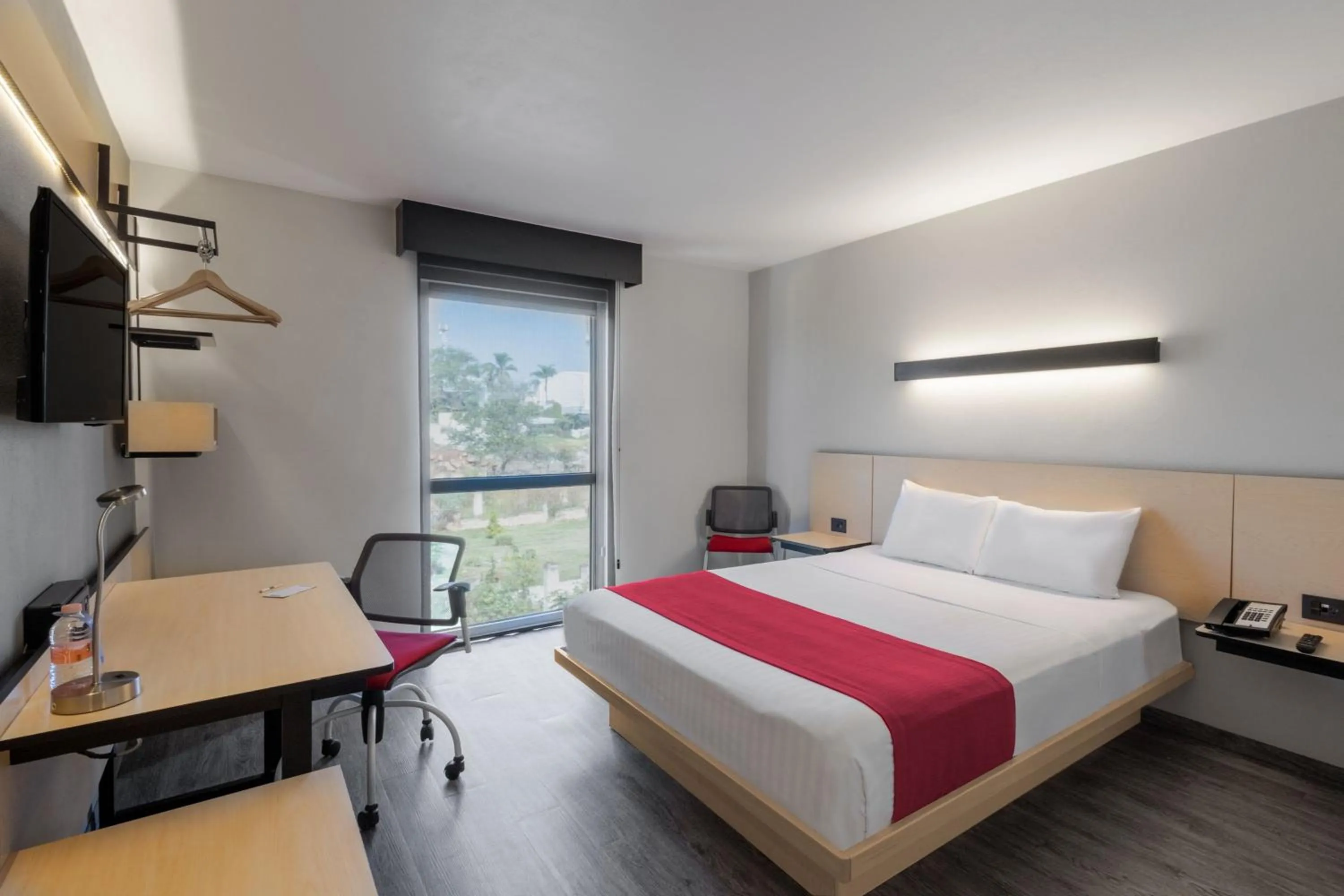 Bedroom, Bed in City Express by Marriott Guadalajara Aeropuerto