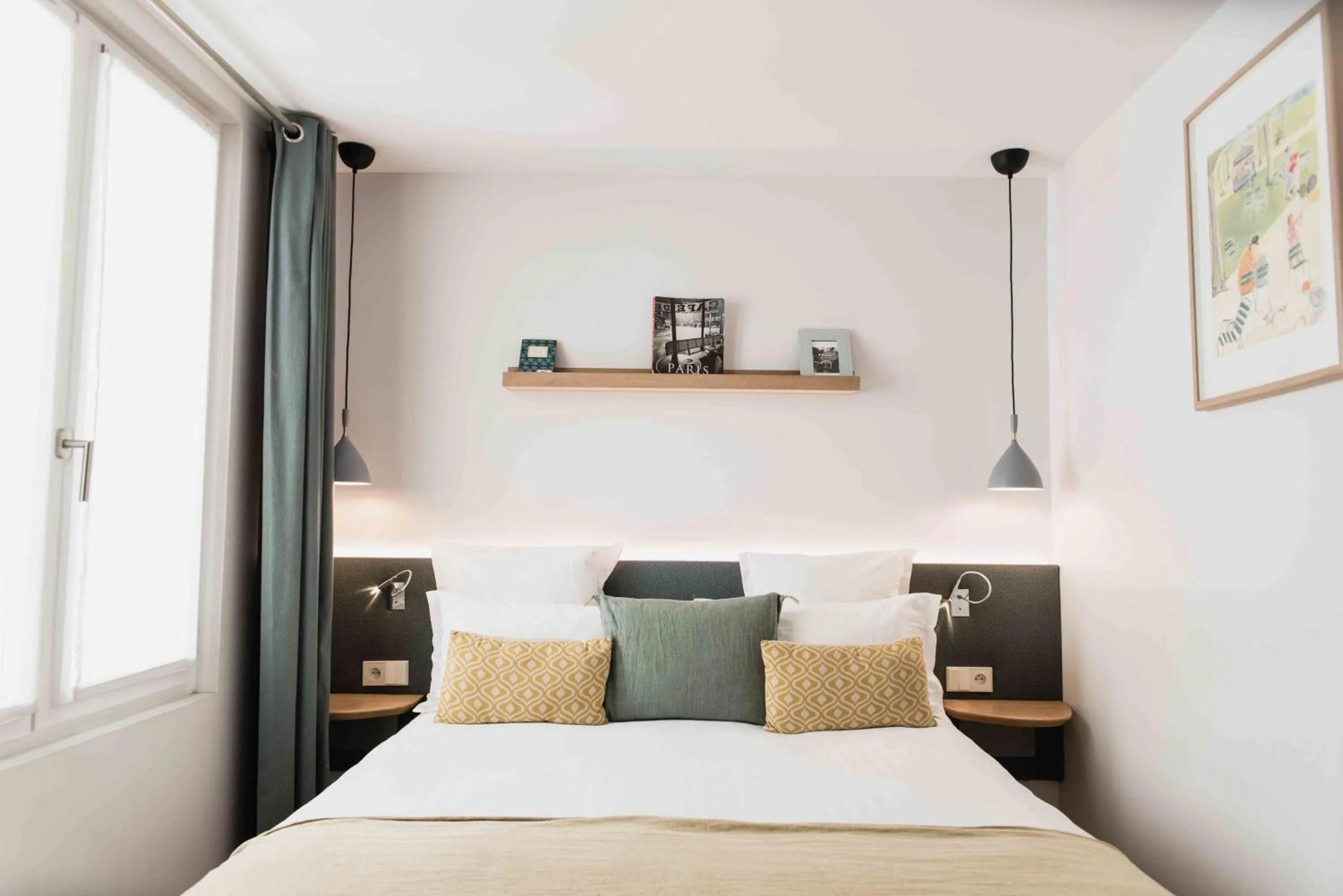 Bedroom, Bed in Victoire & Germain