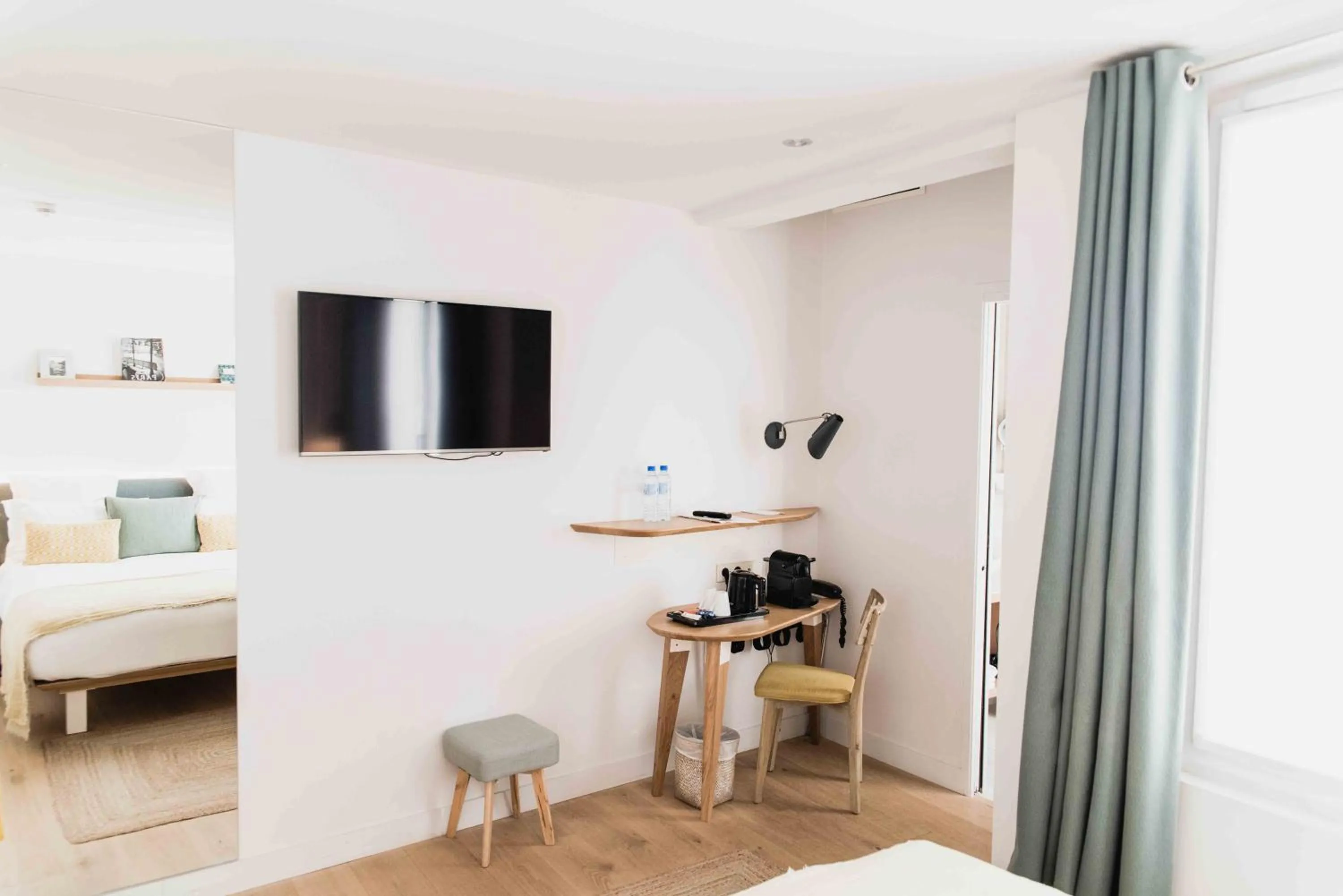 Bed in Victoire & Germain