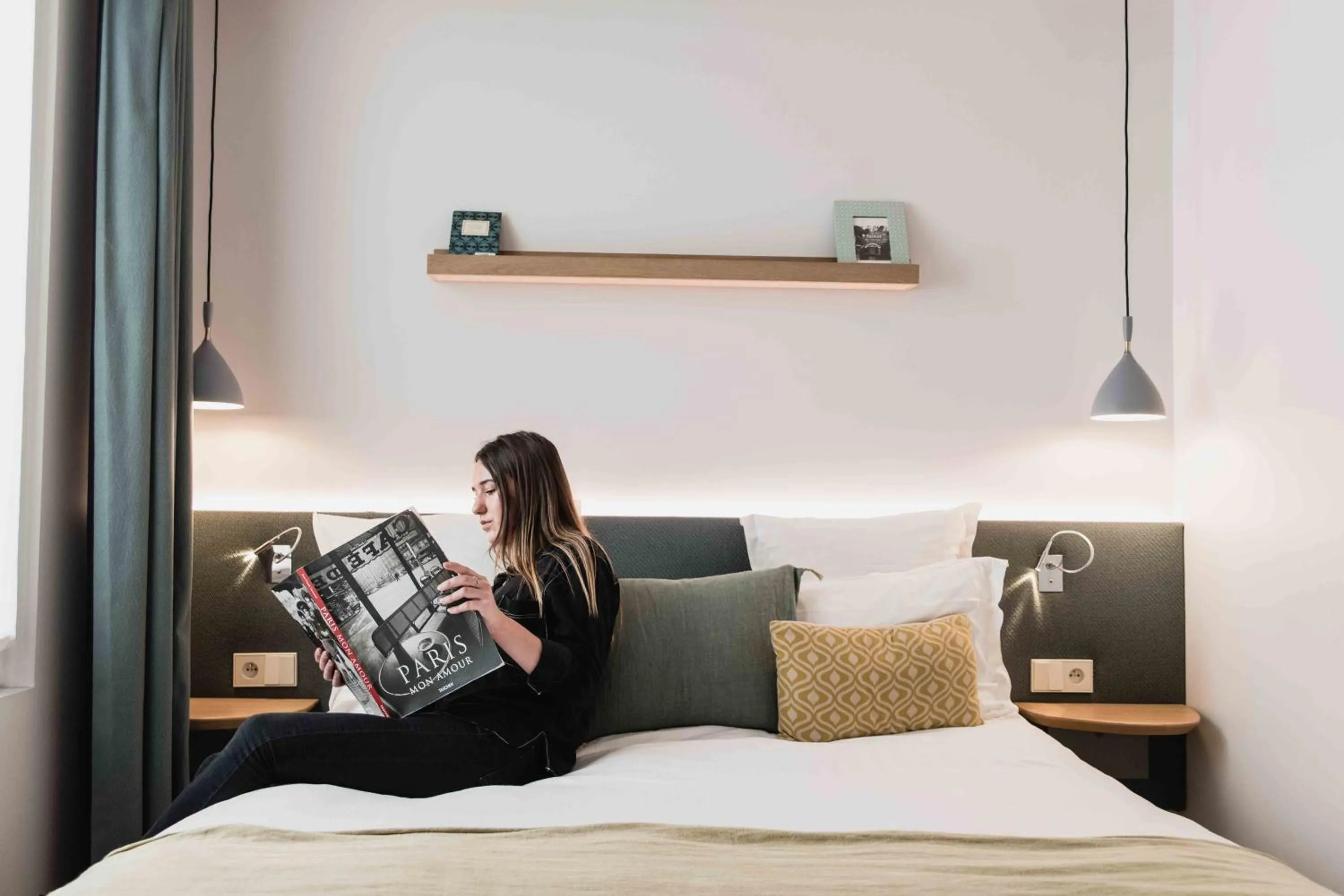 Bedroom, Bed in Victoire & Germain