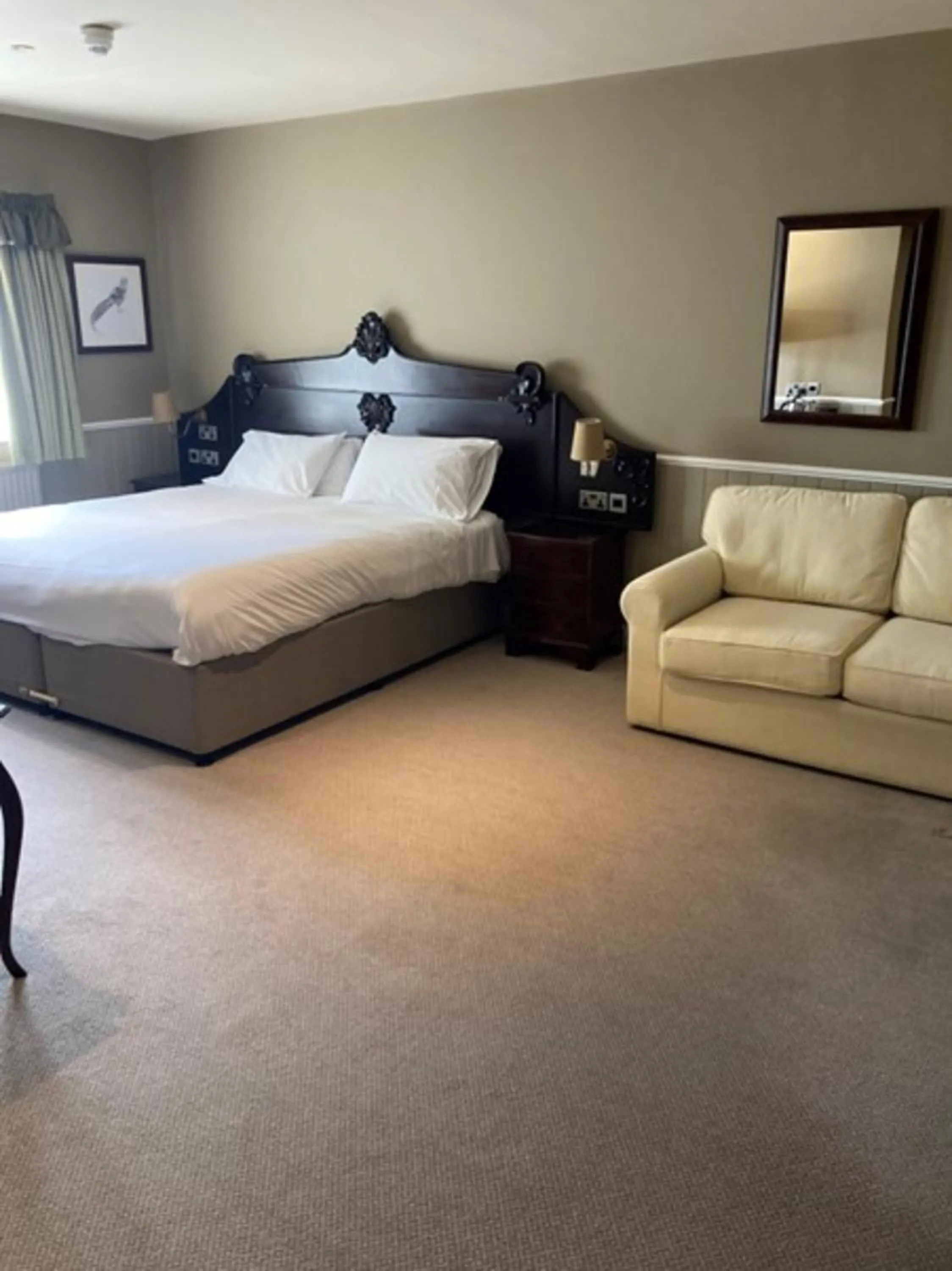 Bedroom, Bed in The Golden Pheasant