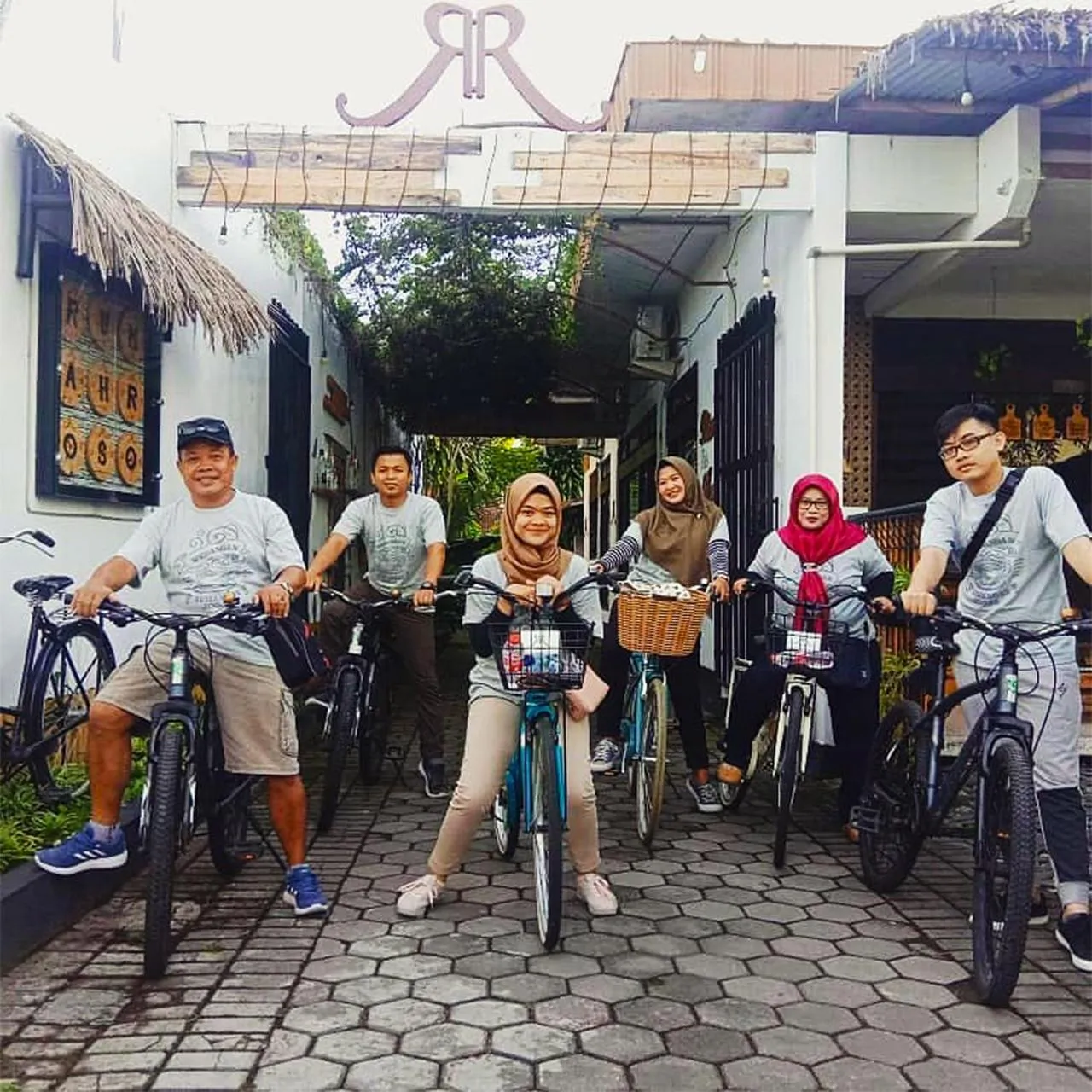 group of guests in Rumah Roso Homestay