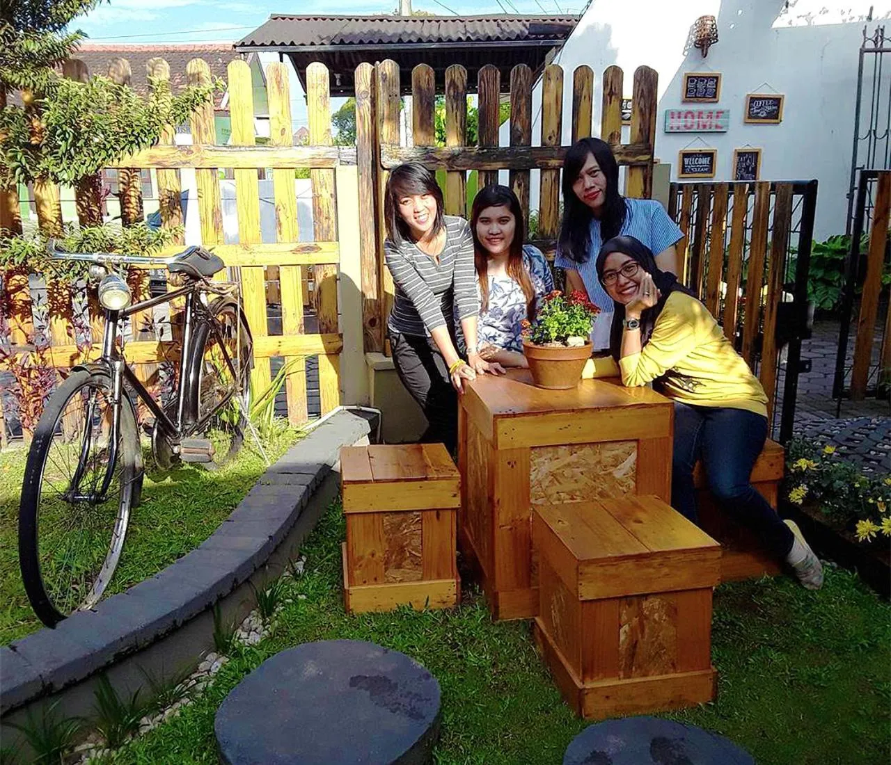 group of guests in Rumah Roso Homestay