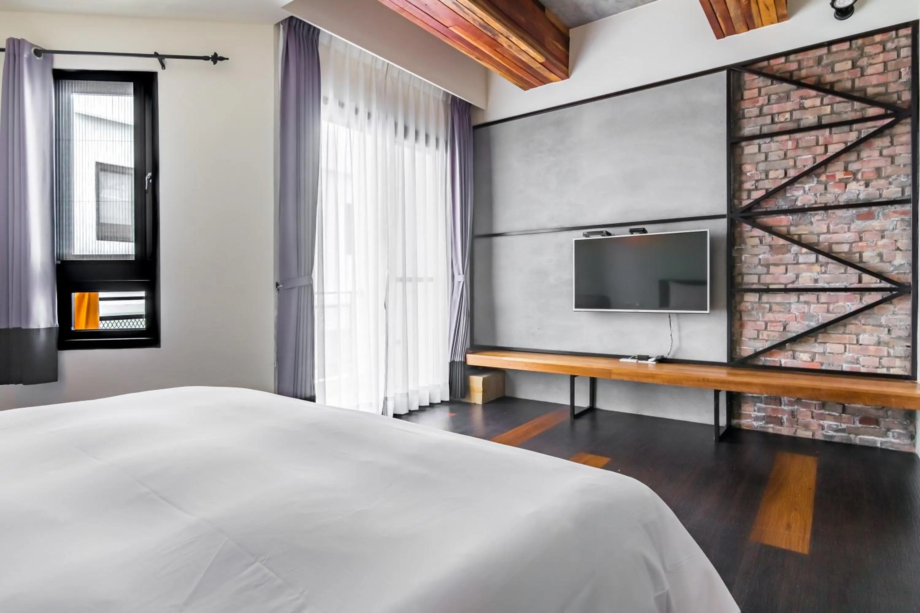 Decorative detail, Bed in Treasury Hotel 301